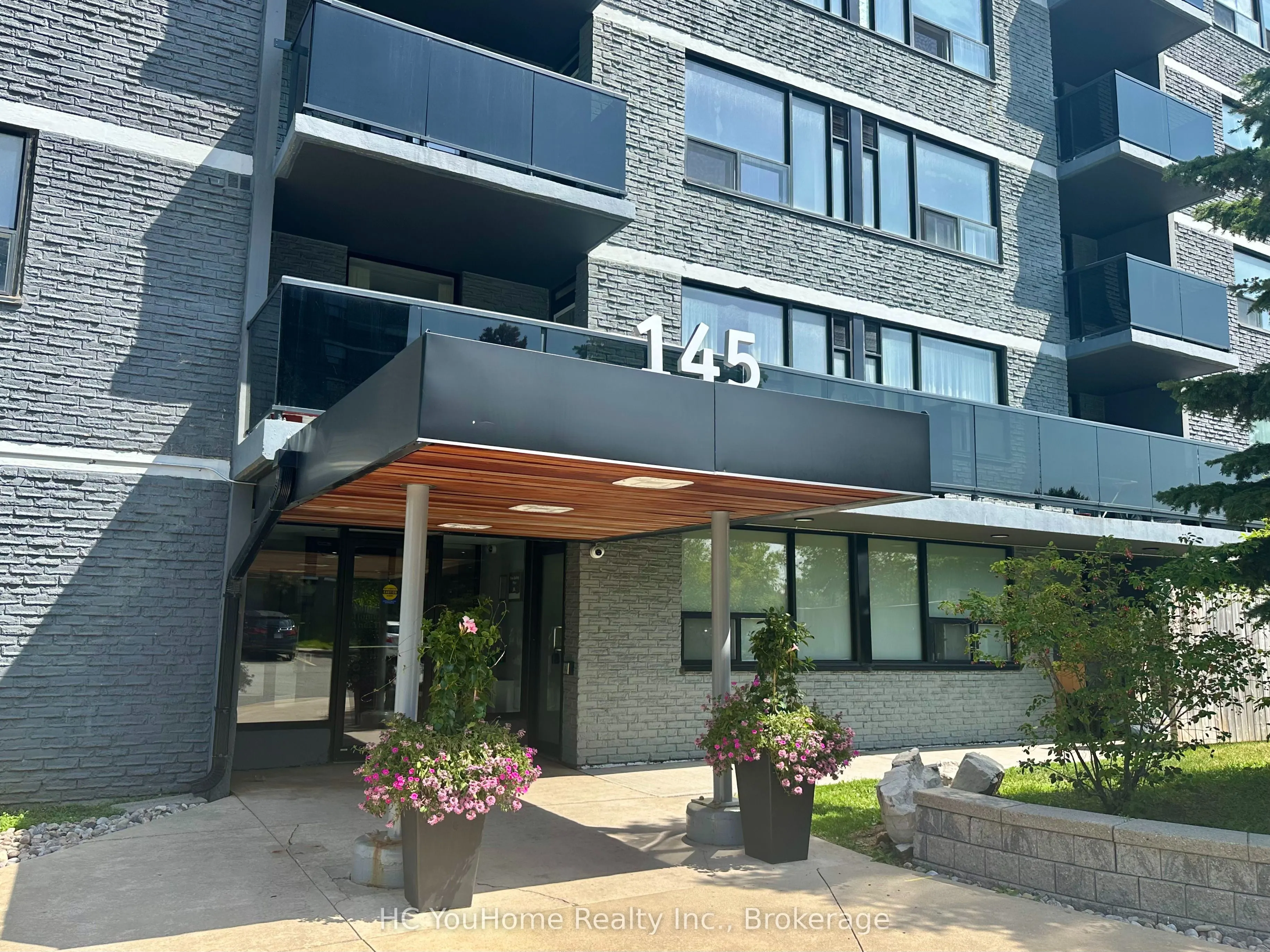 145 wellington Street W #301