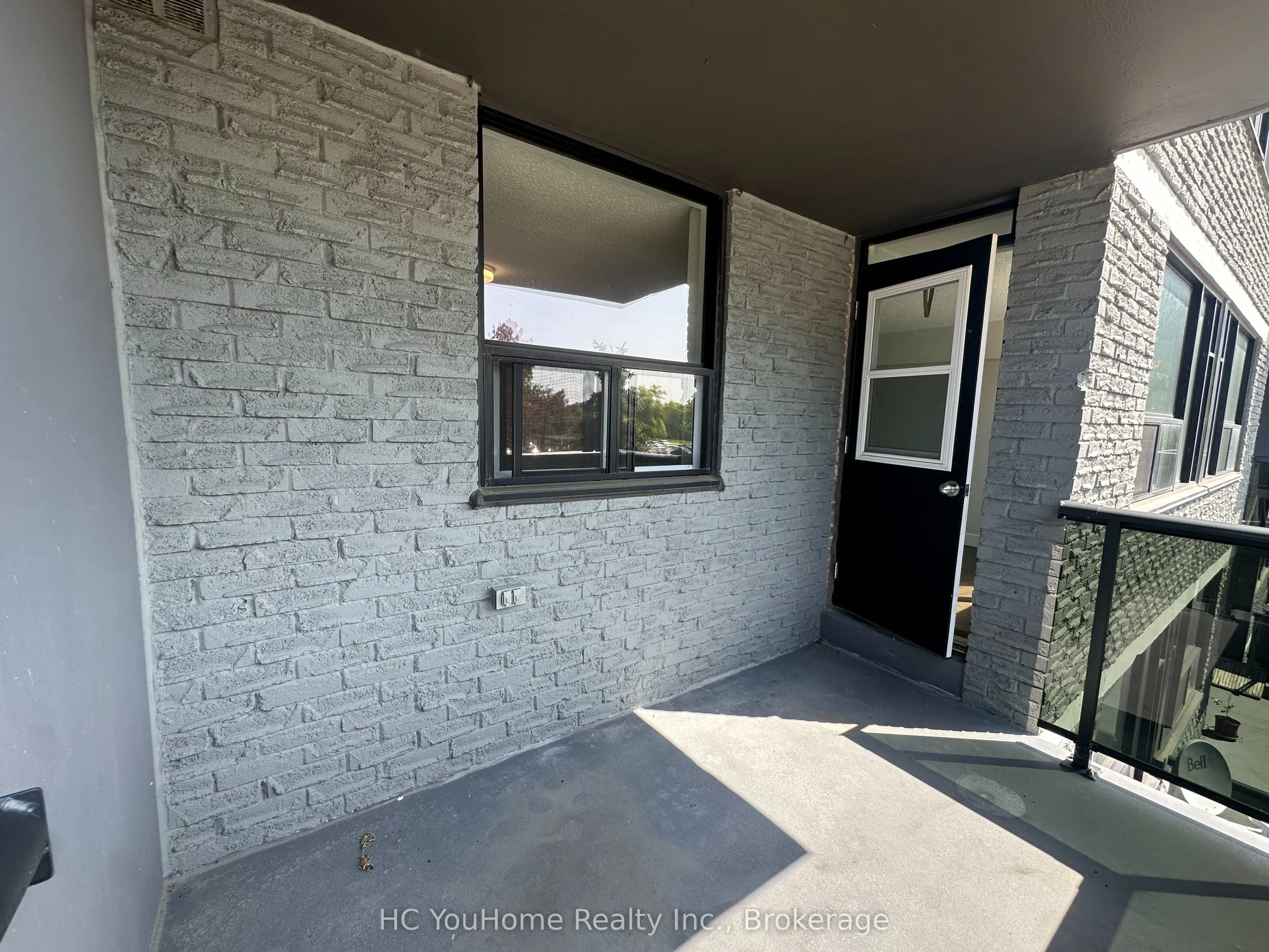 145 wellington Street W #301