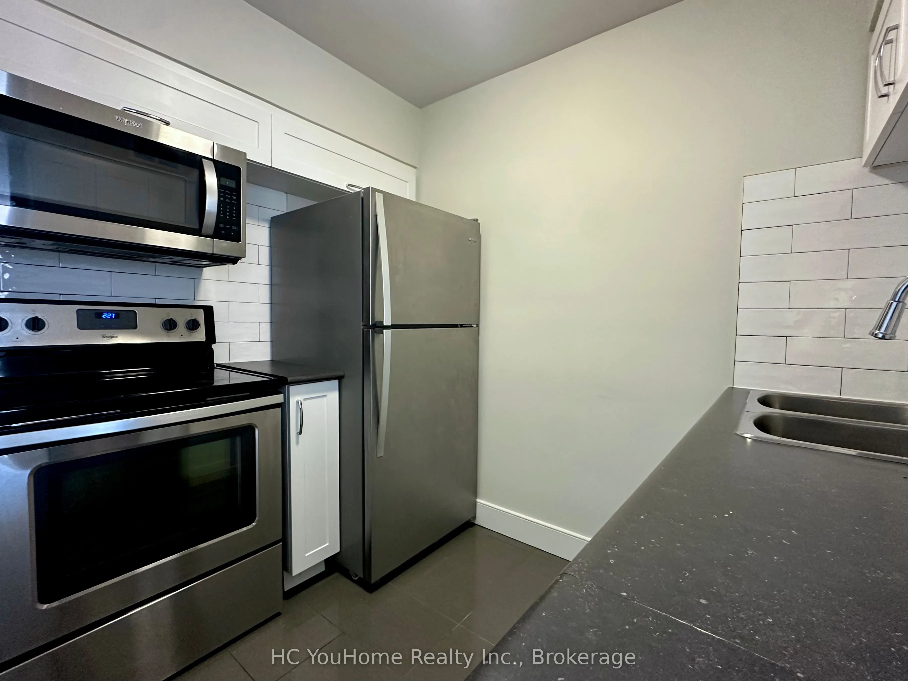 145 wellington Street W #301
