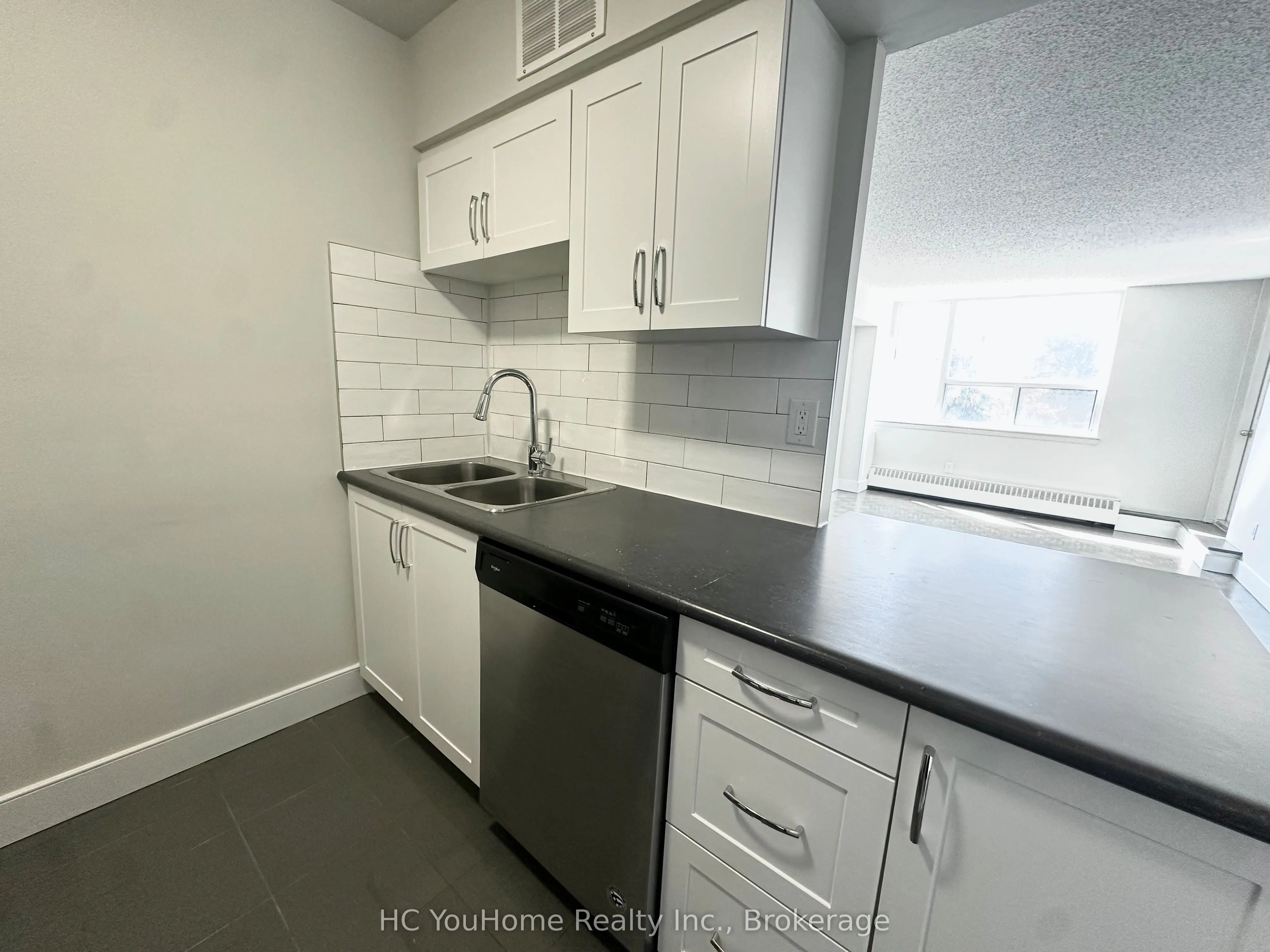 145 wellington Street W #301