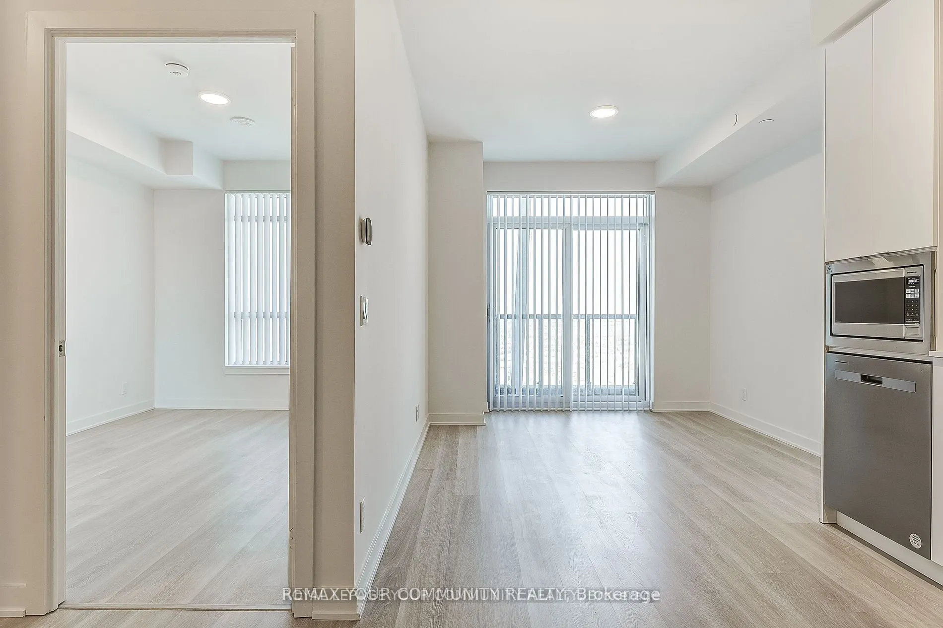 30 Upper Mall Way #3006
