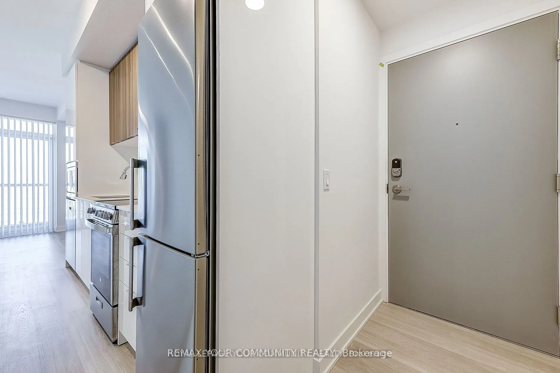 30 Upper Mall Way #3006