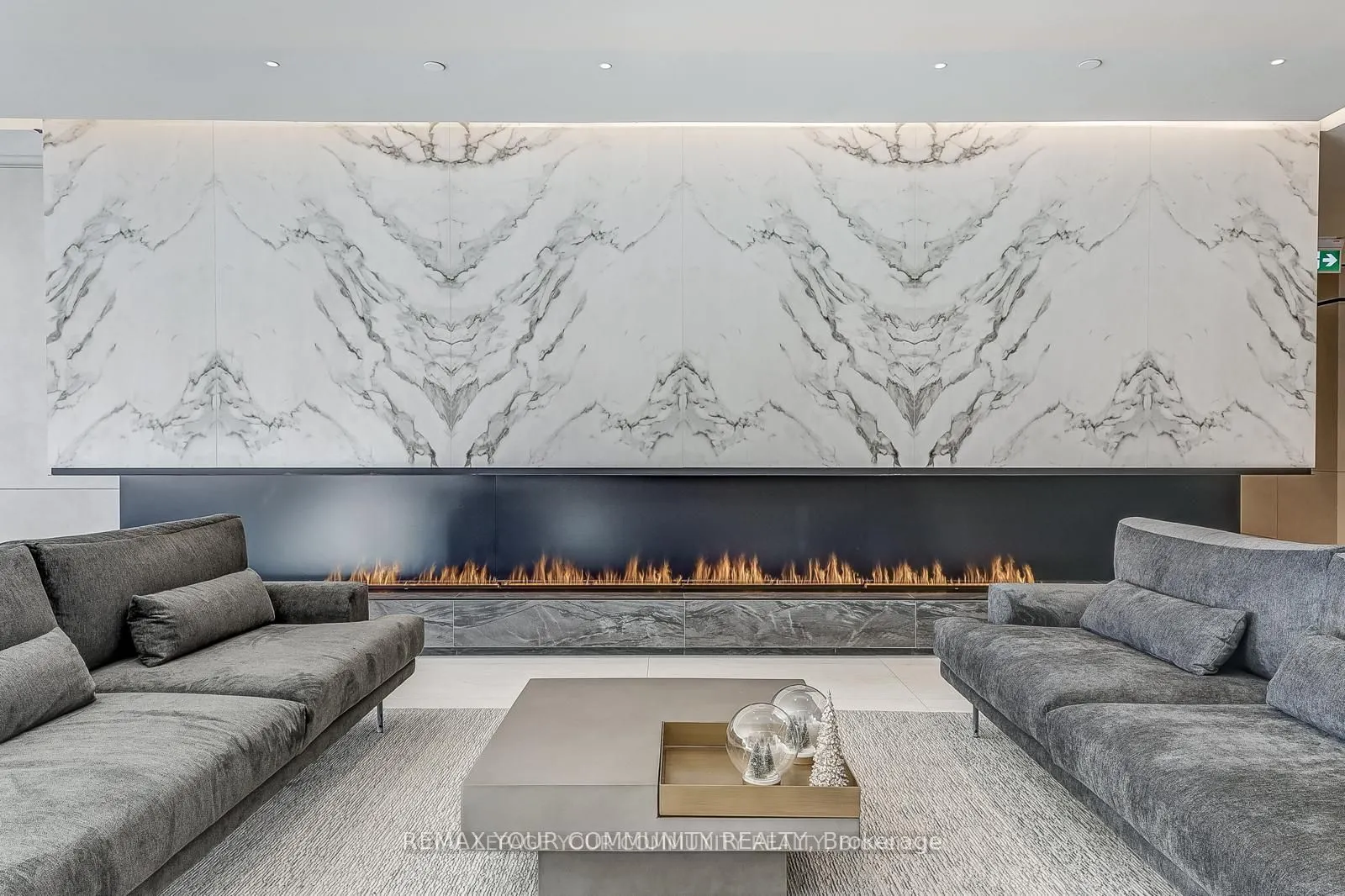 30 Upper Mall Way #3006