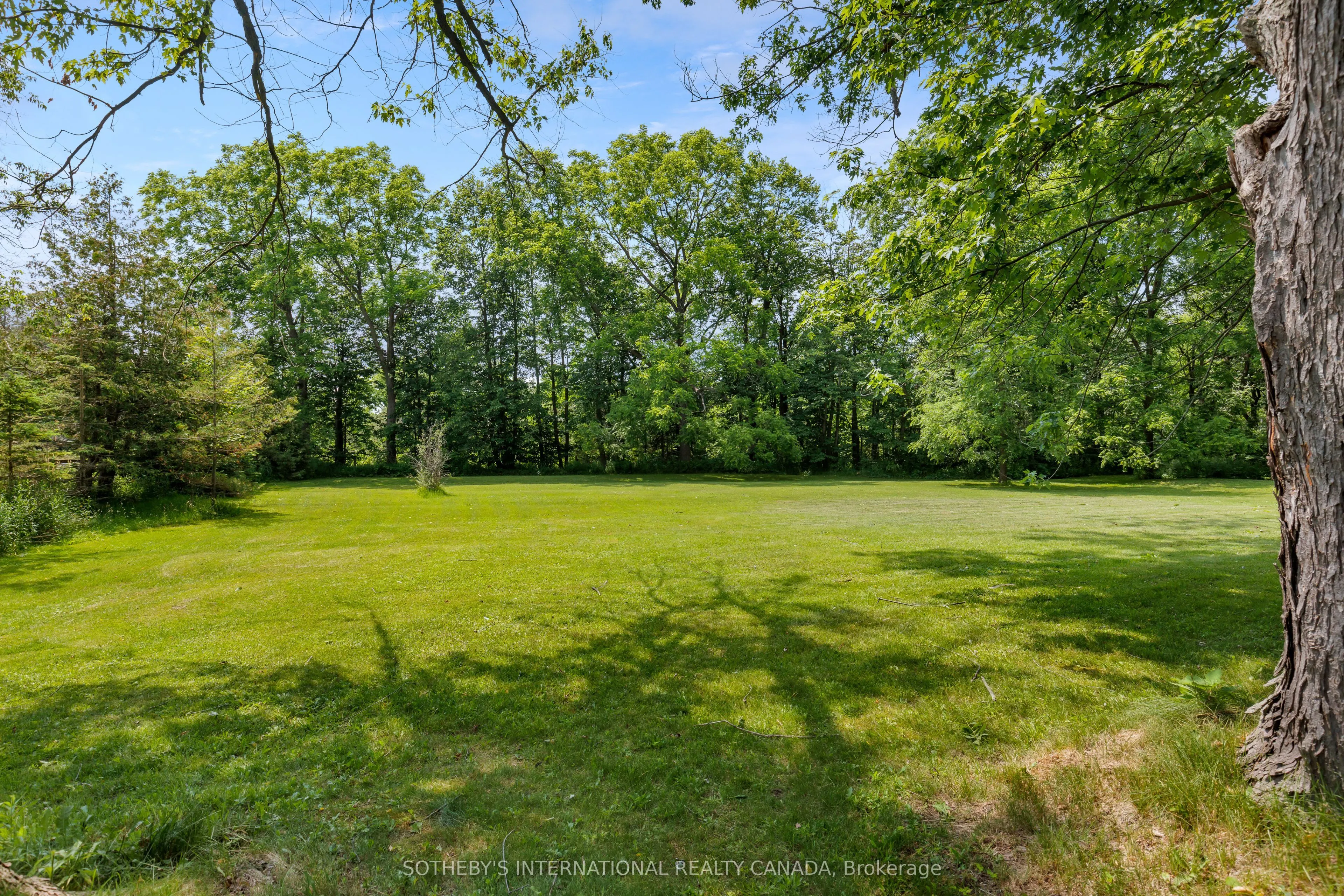 3250 Vivian Road