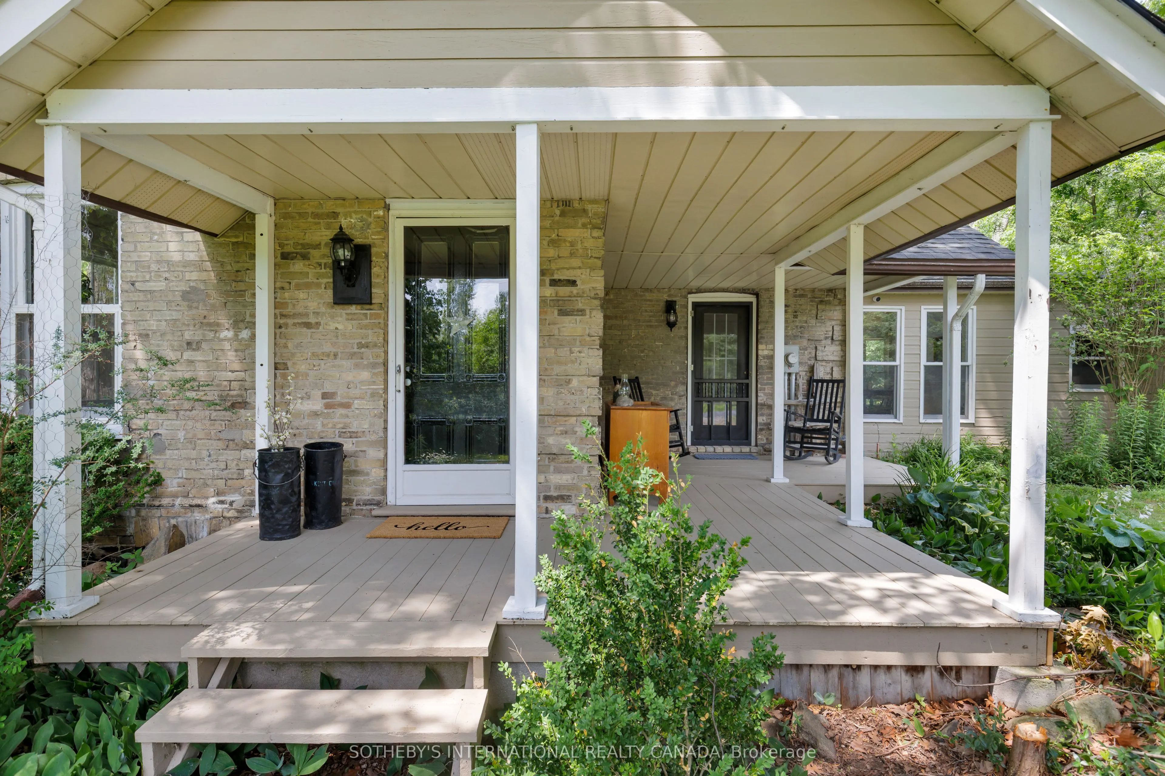 3250 Vivian Road