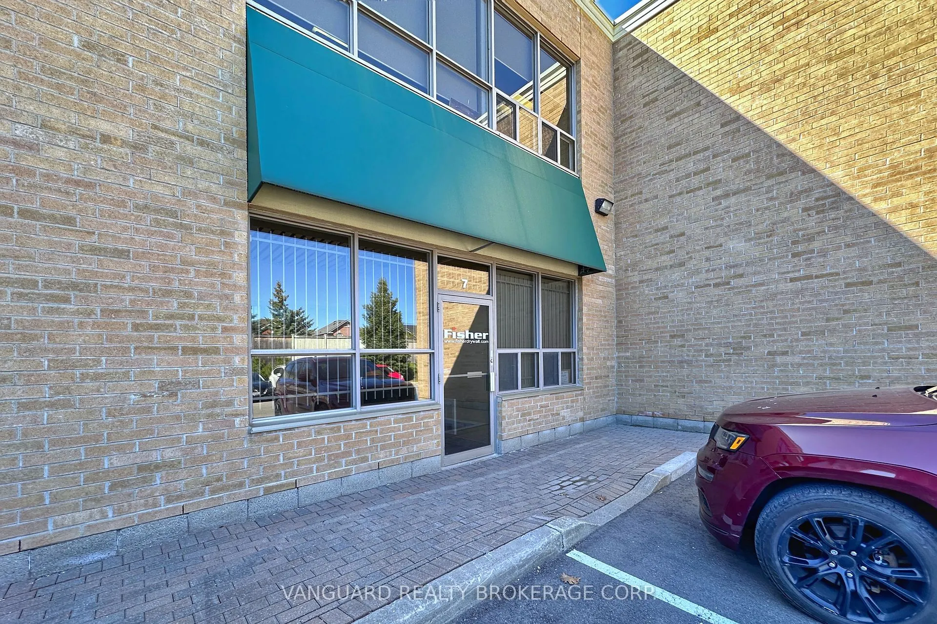 411 Confederation Parkway #7