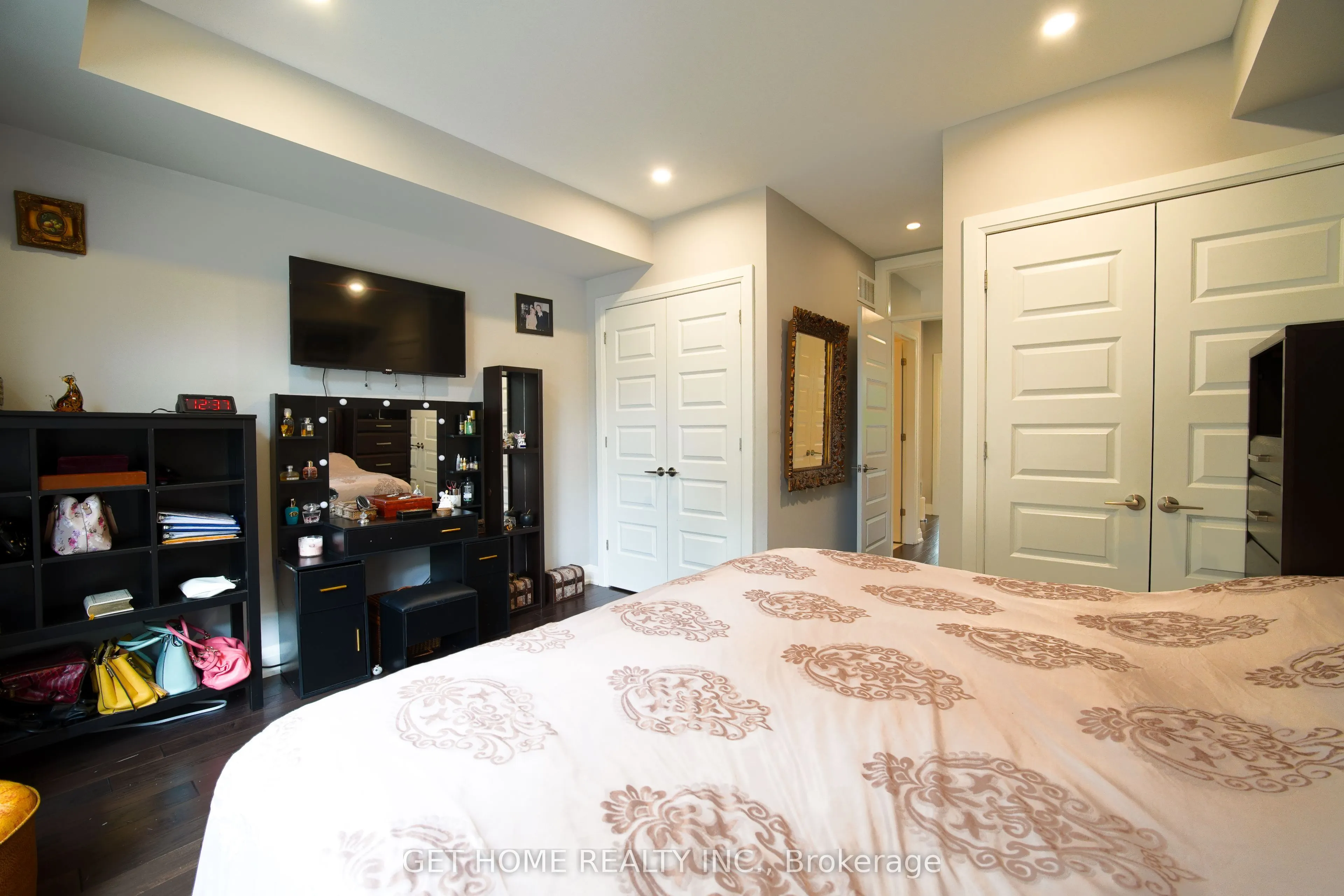 8169 Kipling Avenue E #22