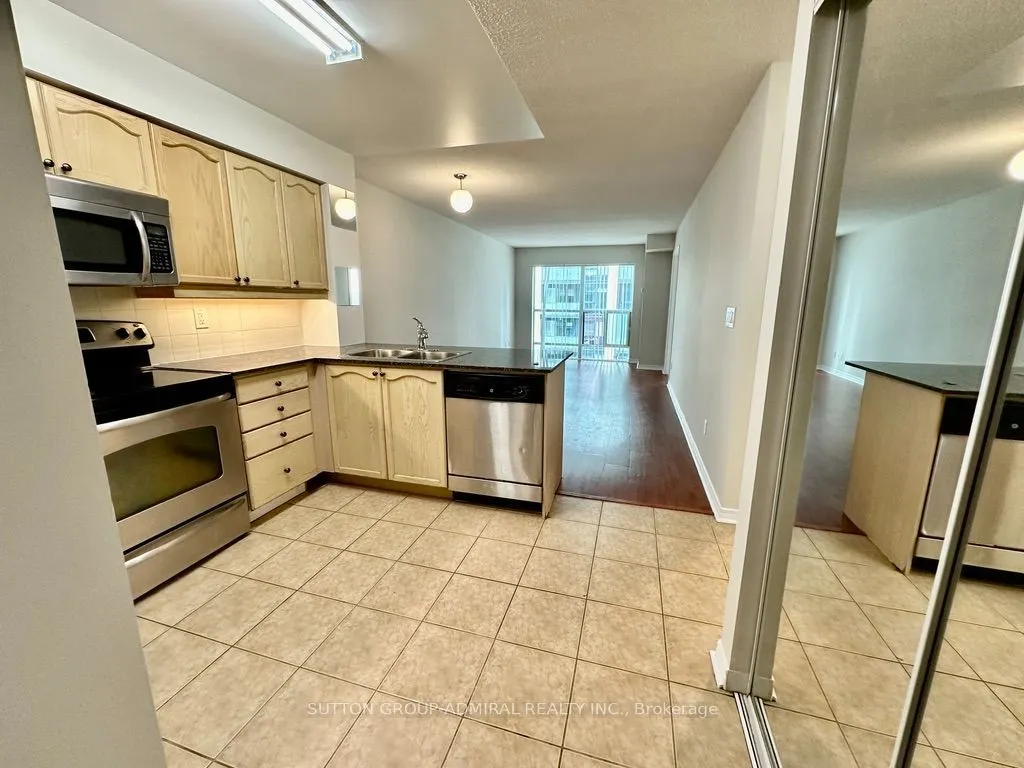 185 Oneida Crescent #911