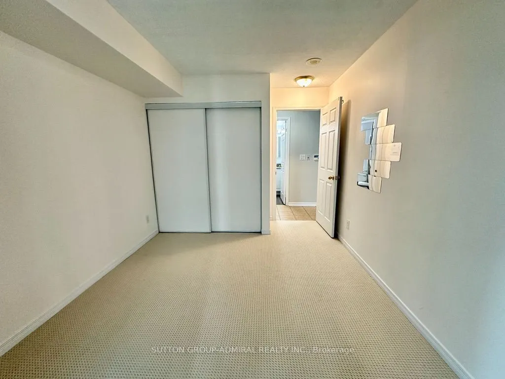 185 Oneida Crescent #911