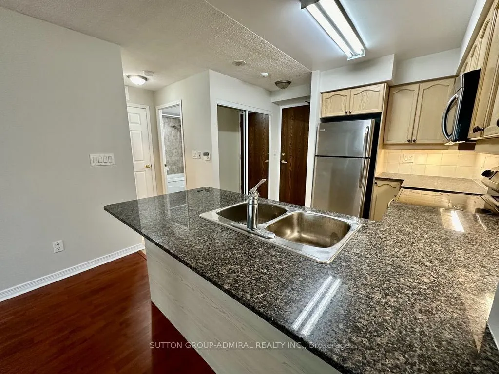 185 Oneida Crescent #911