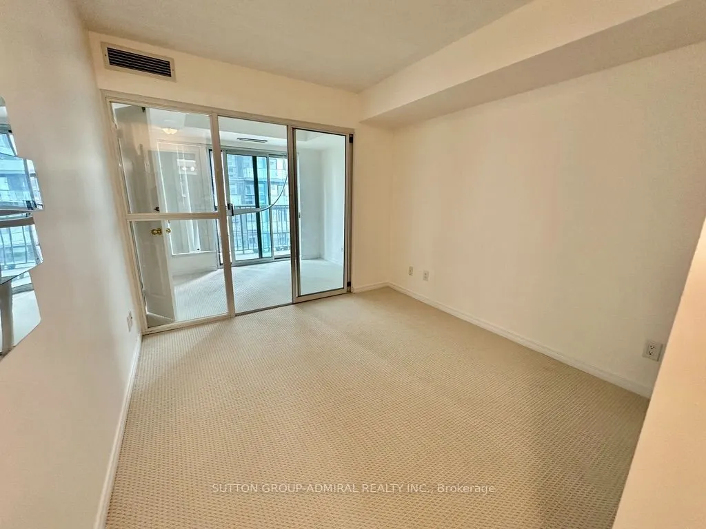 185 Oneida Crescent #911