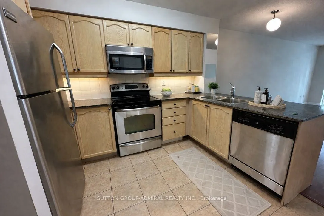 185 Oneida Crescent #911