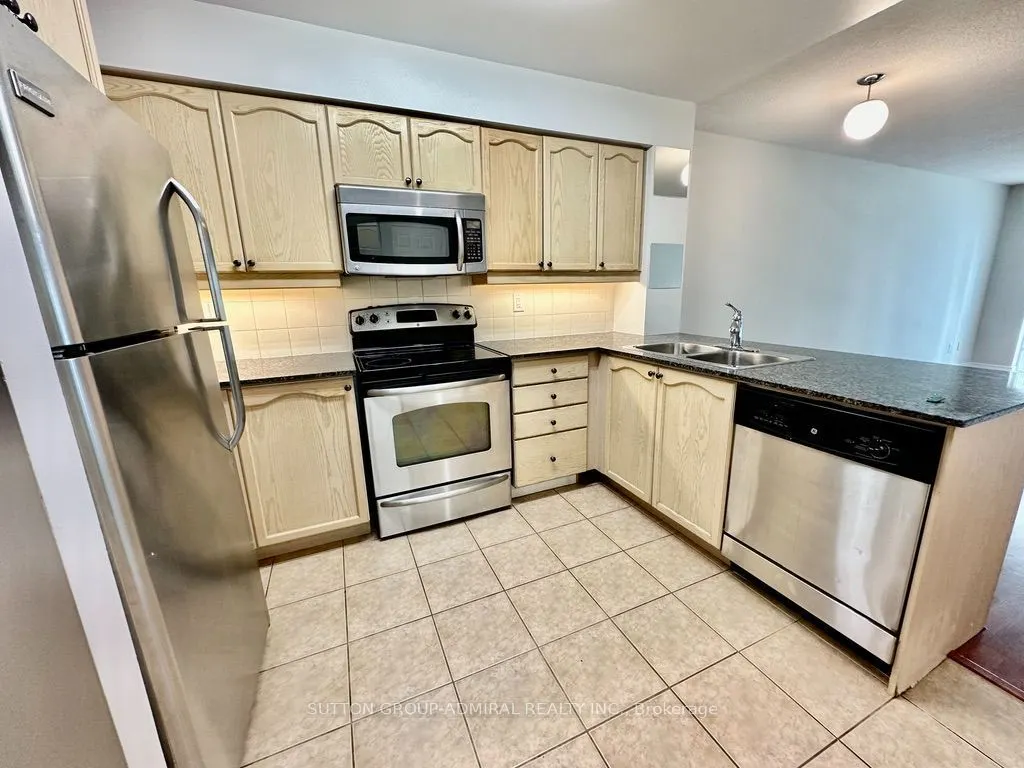 185 Oneida Crescent #911