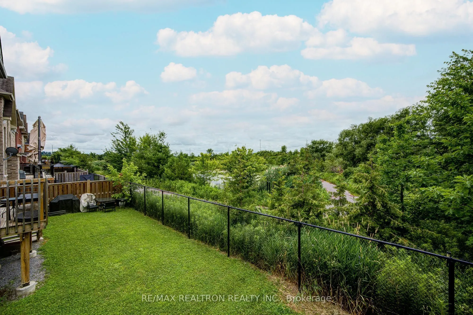 48 Robert Wilson Crescent