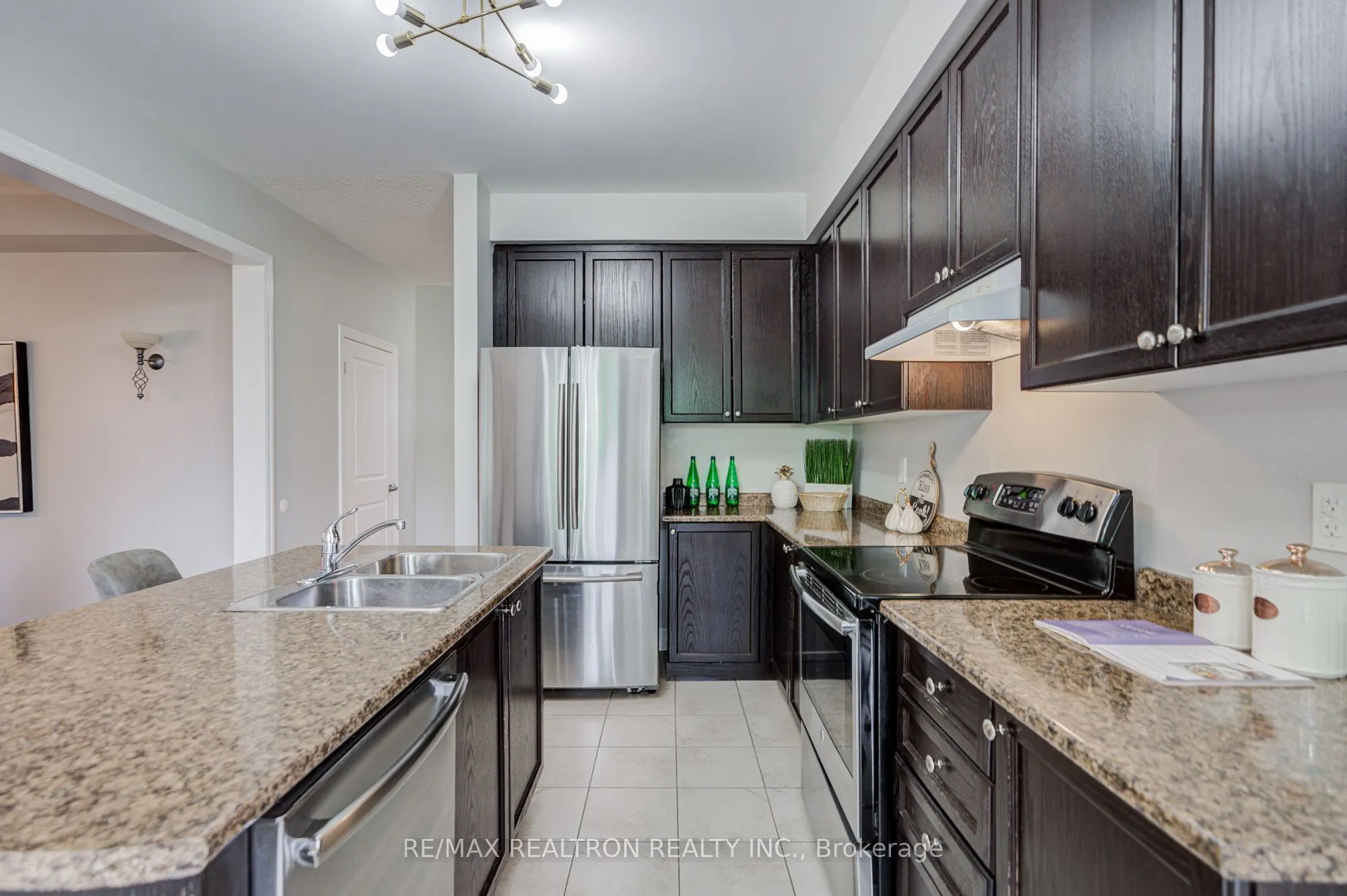 48 Robert Wilson Crescent