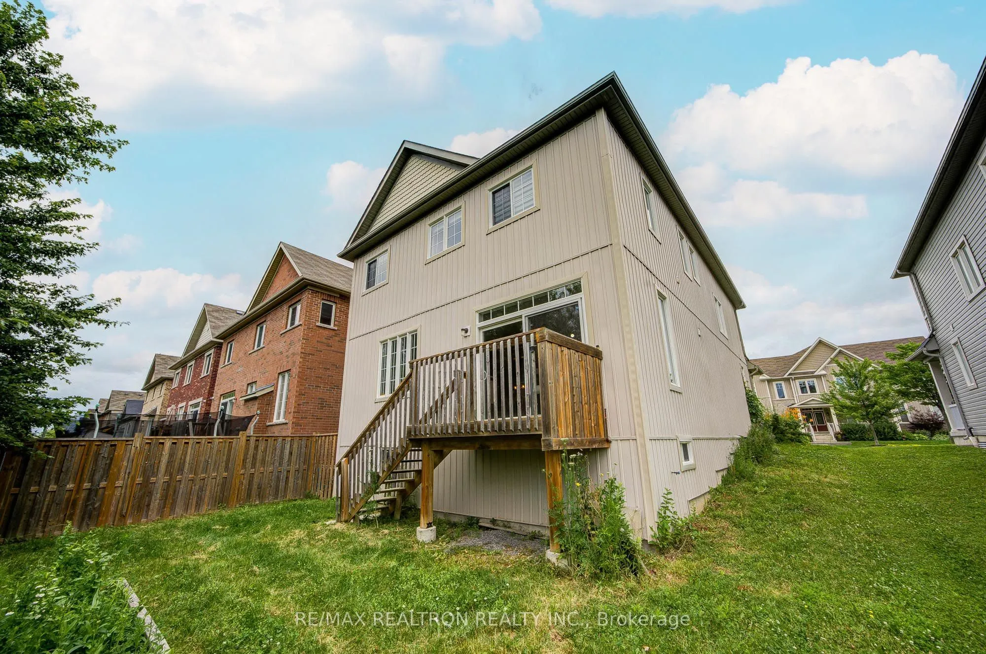 48 Robert Wilson Crescent