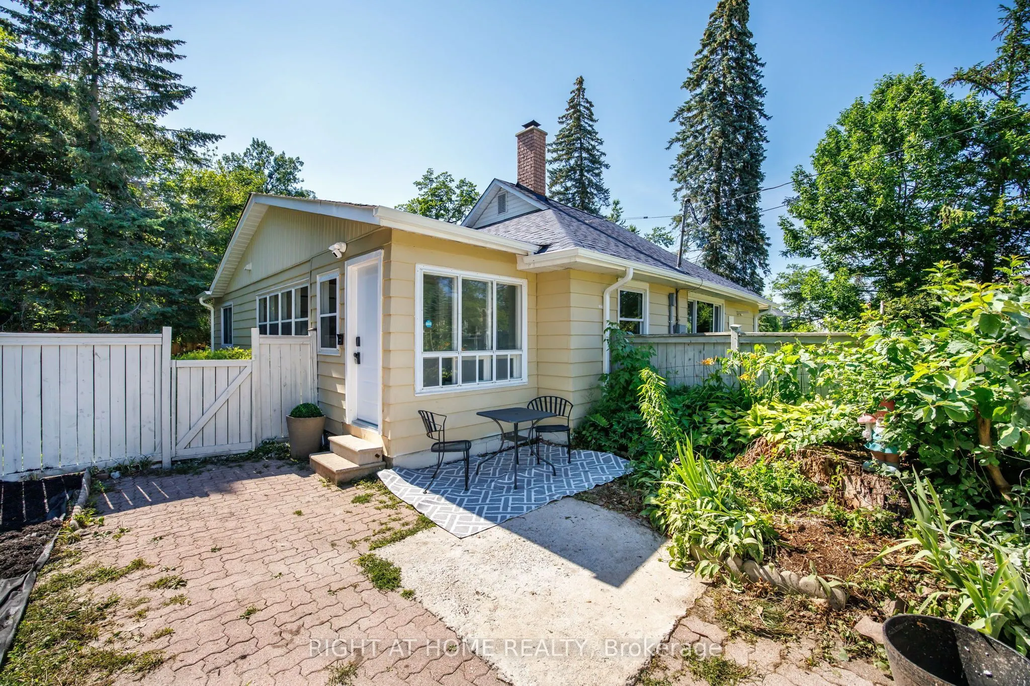 51 Lakeside Drive