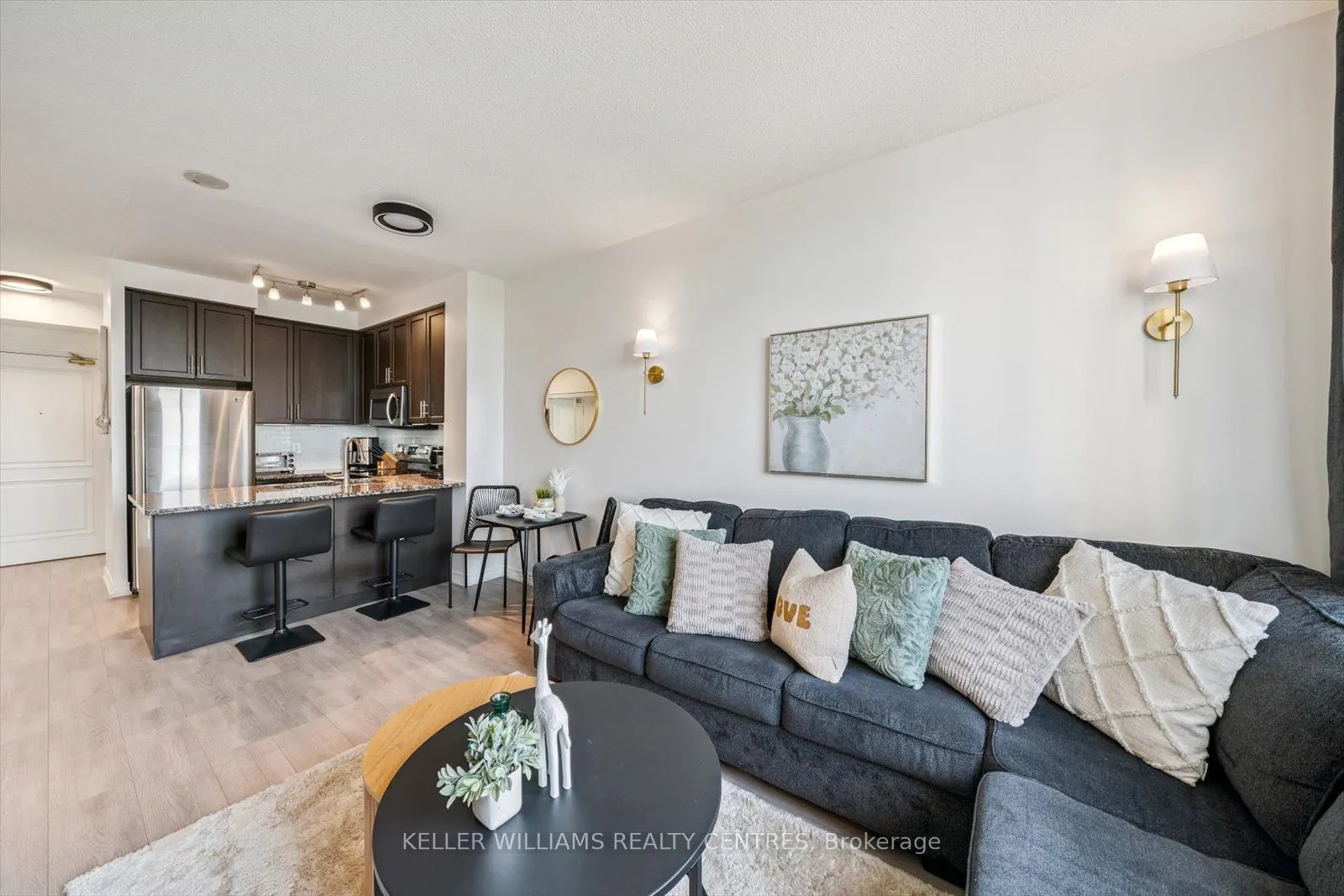 9245 Jane Street #902