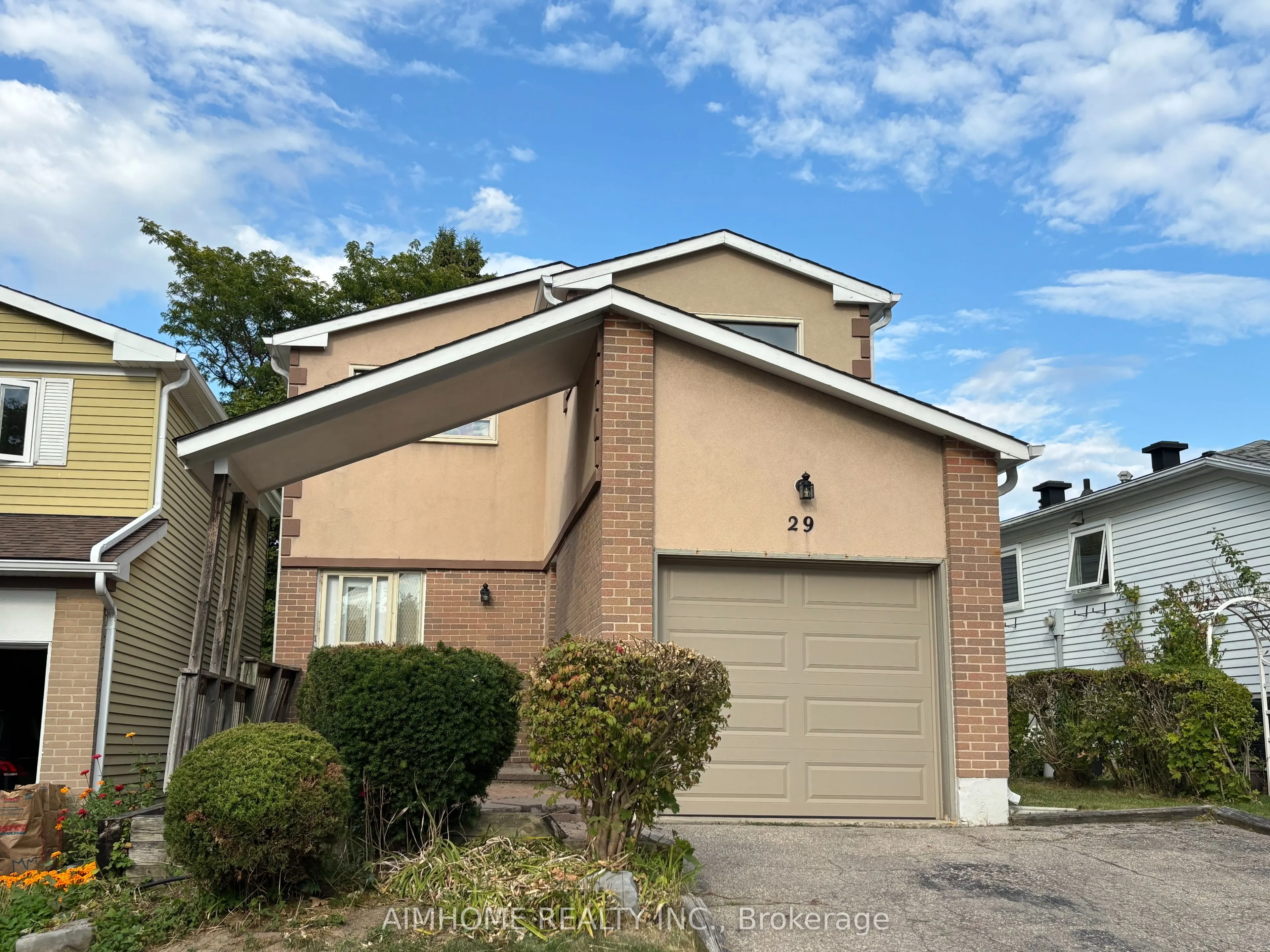 29 Snowshoe Crescent