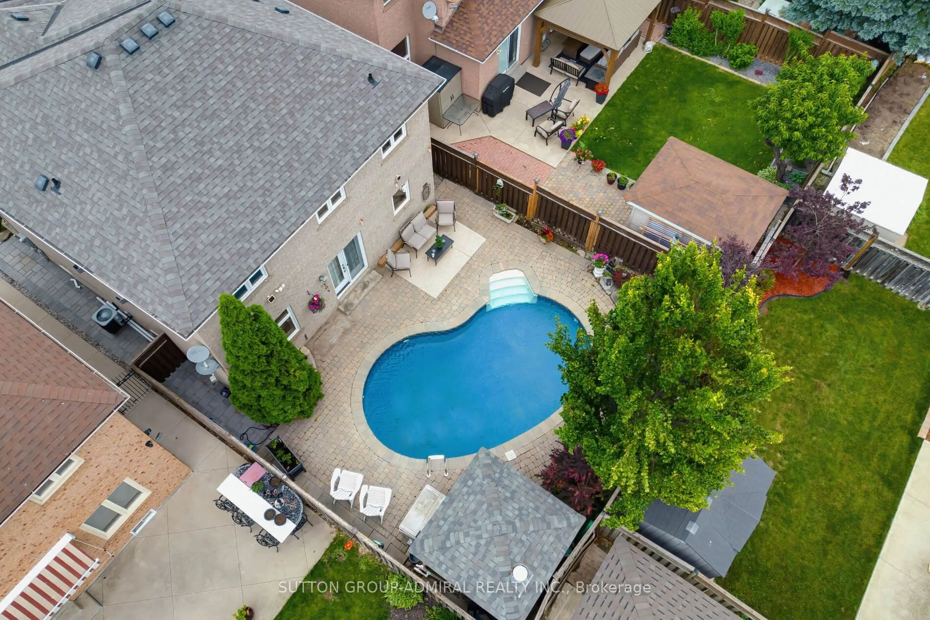 27 Pine Hollow Crescent