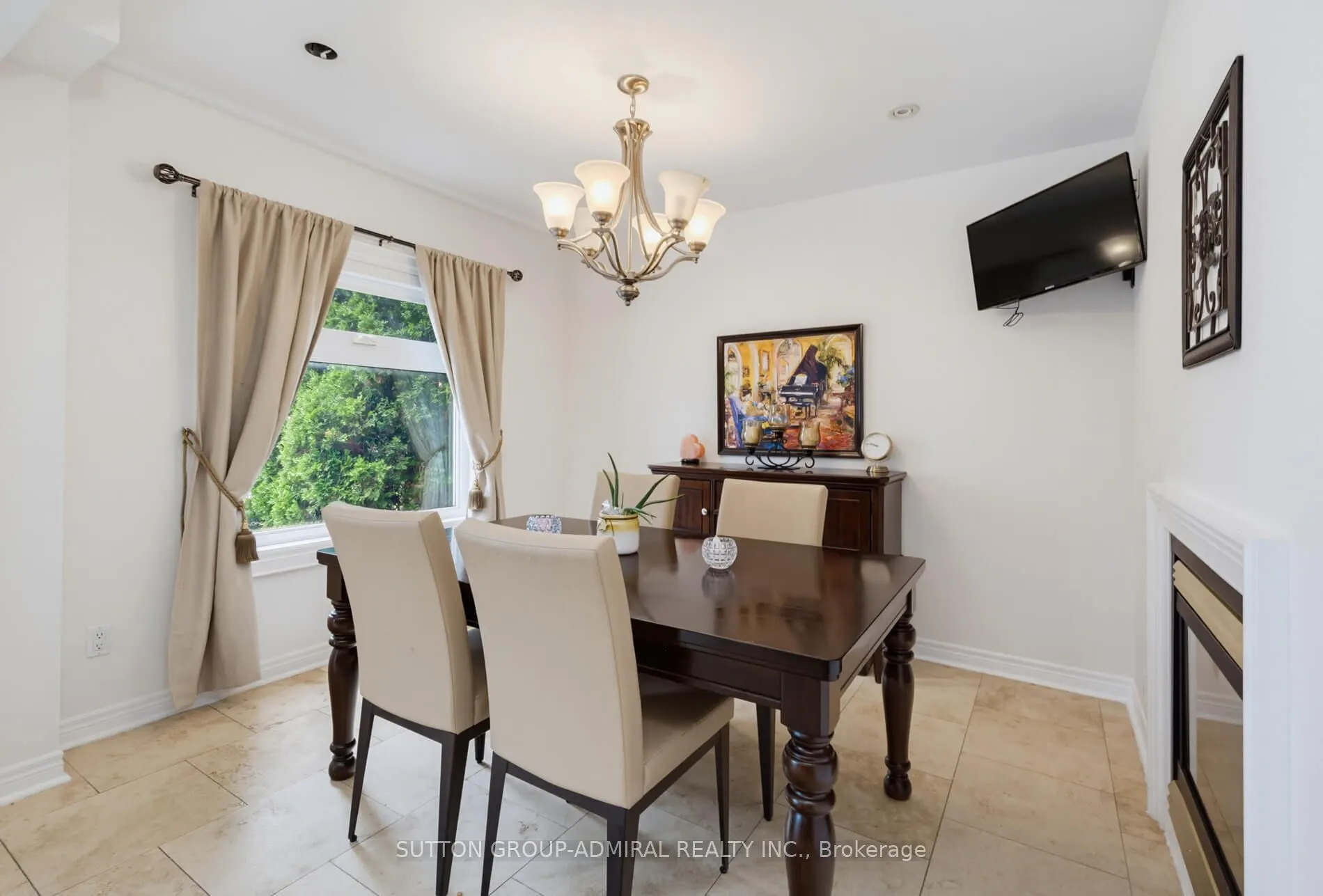 27 Pine Hollow Crescent