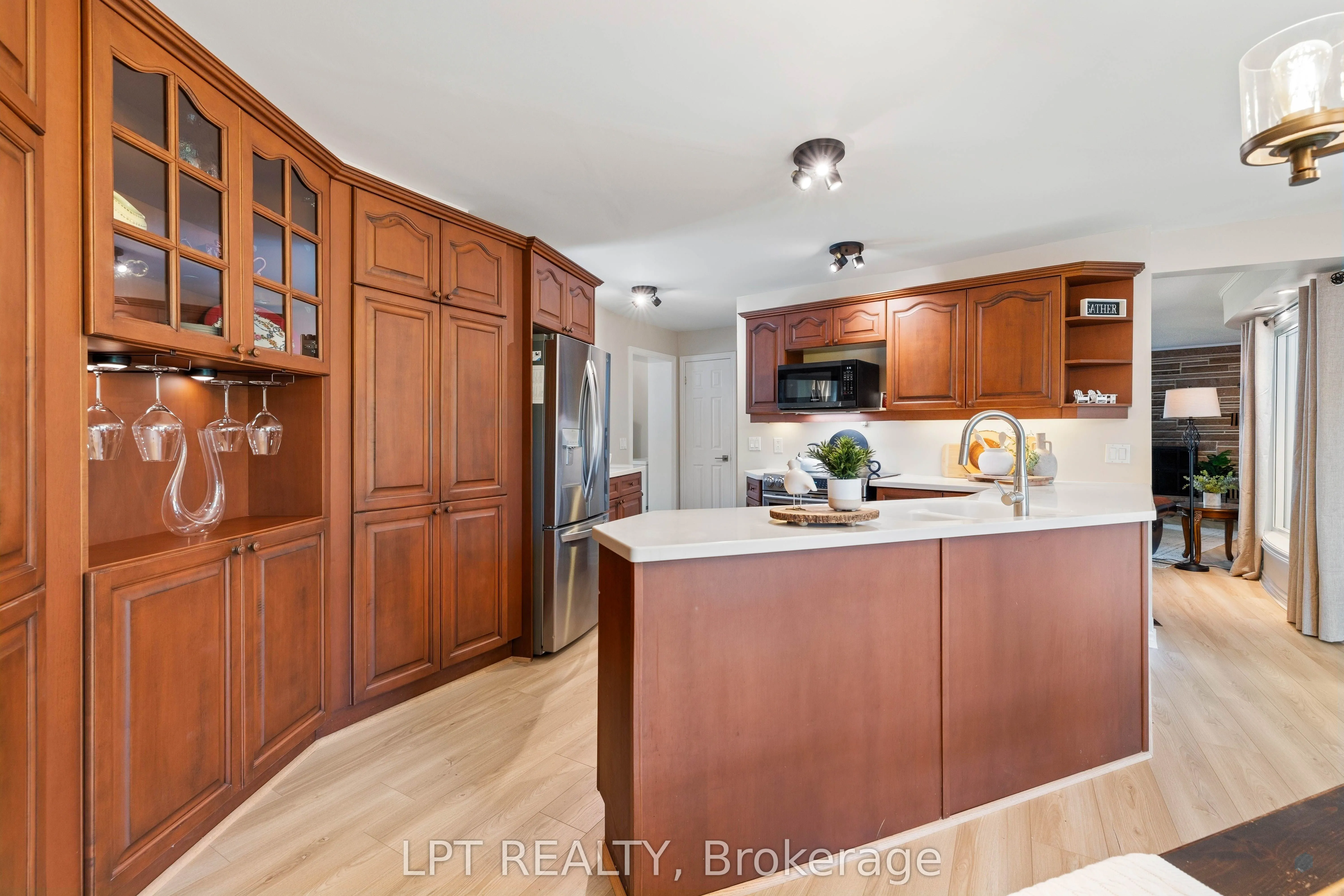 204 The Queensway S