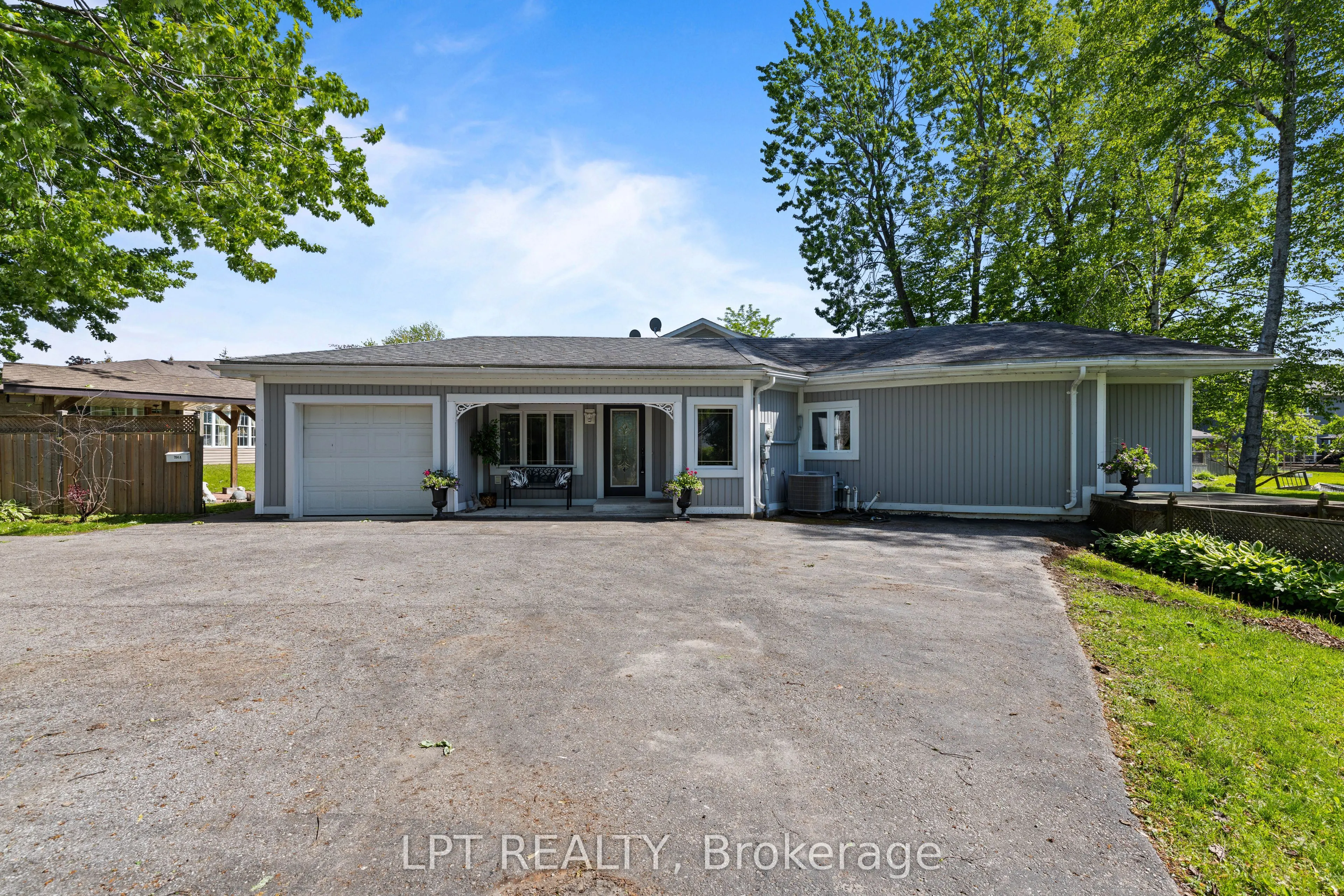 204 The Queensway S