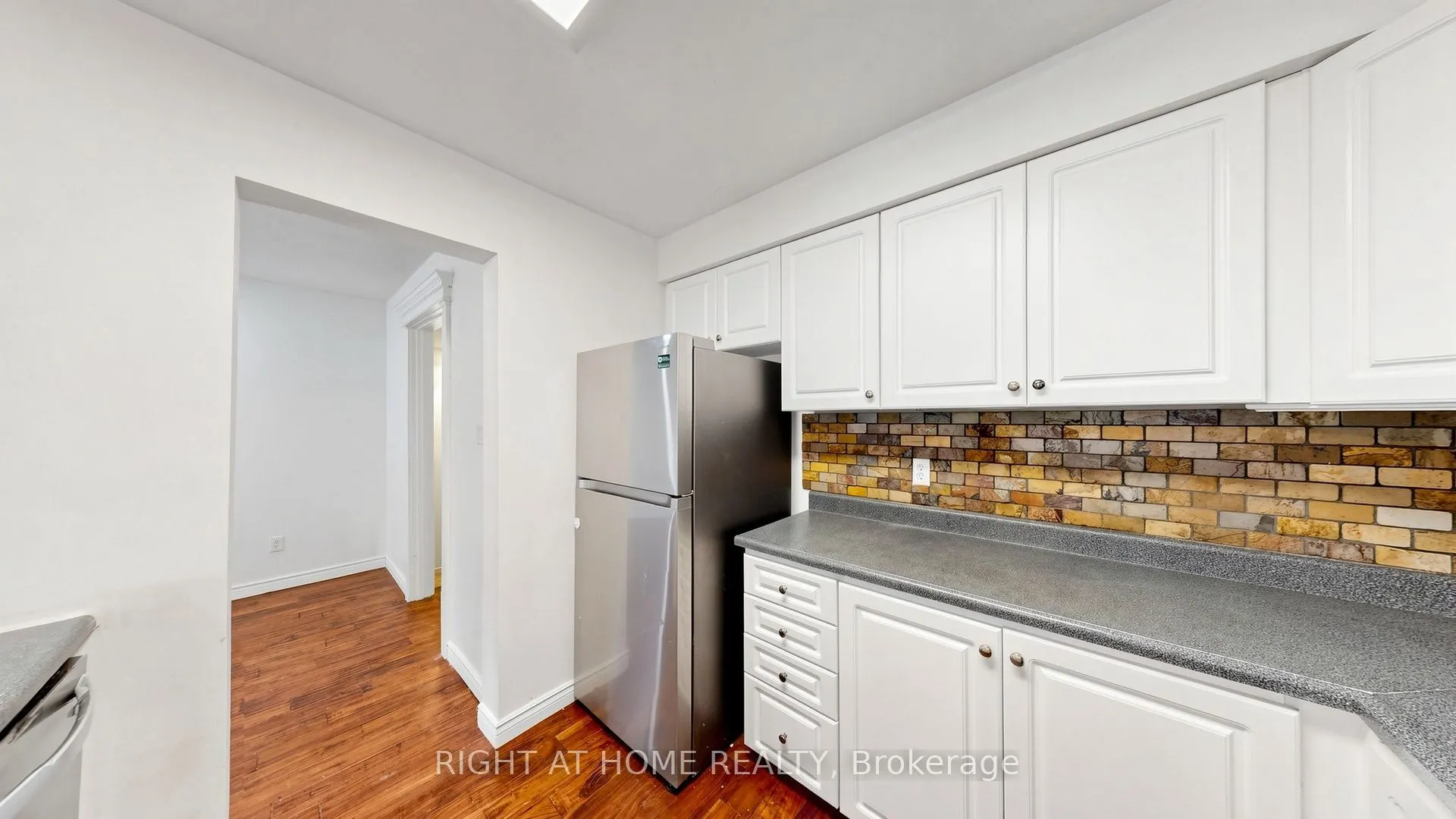 206 Fairwood Drive