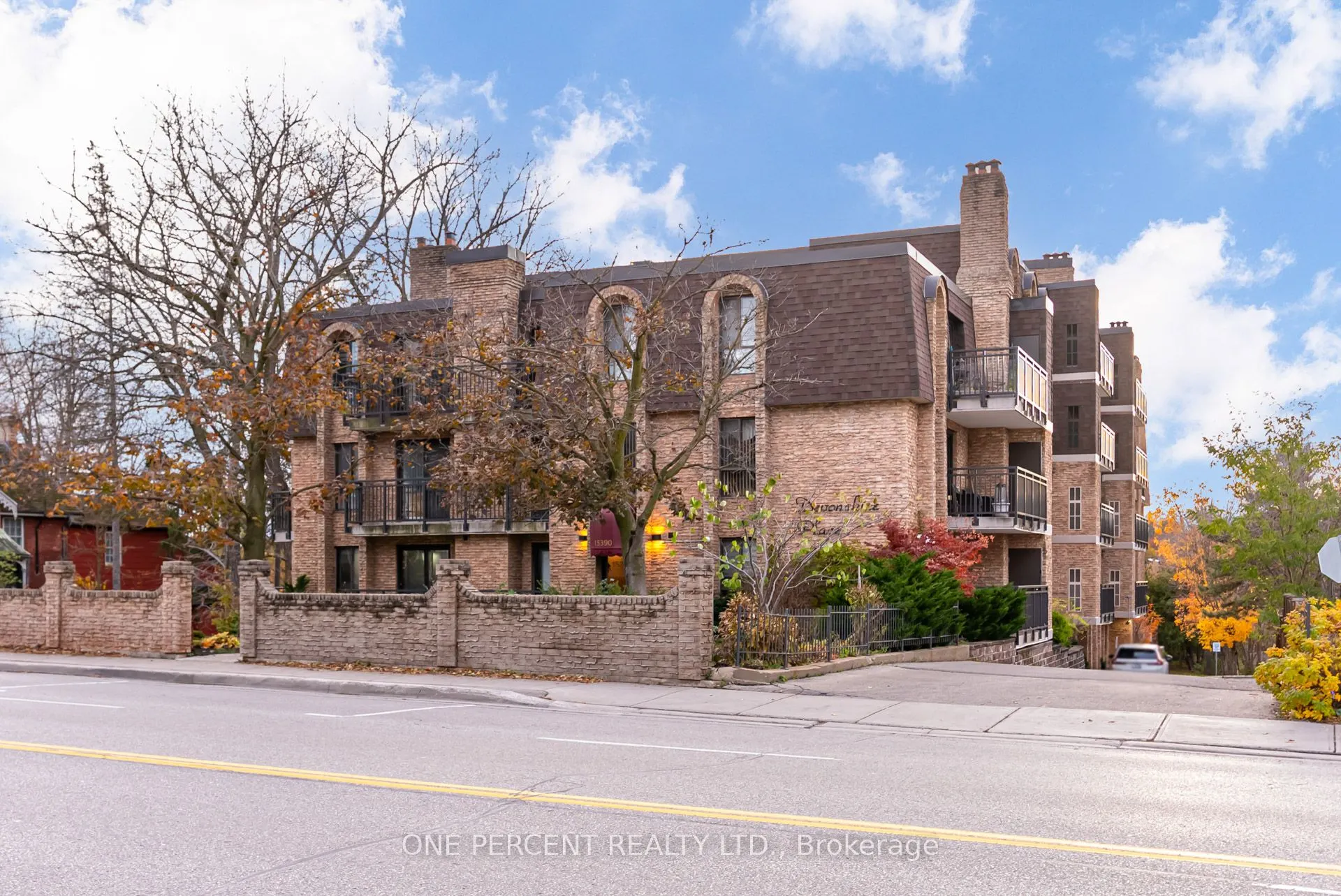 15390 Yonge Street #406