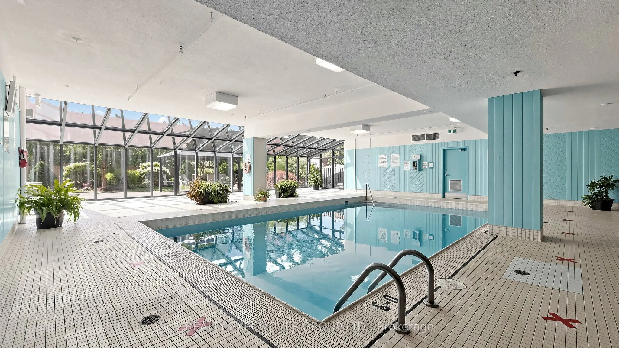 8111 Yonge Street #206