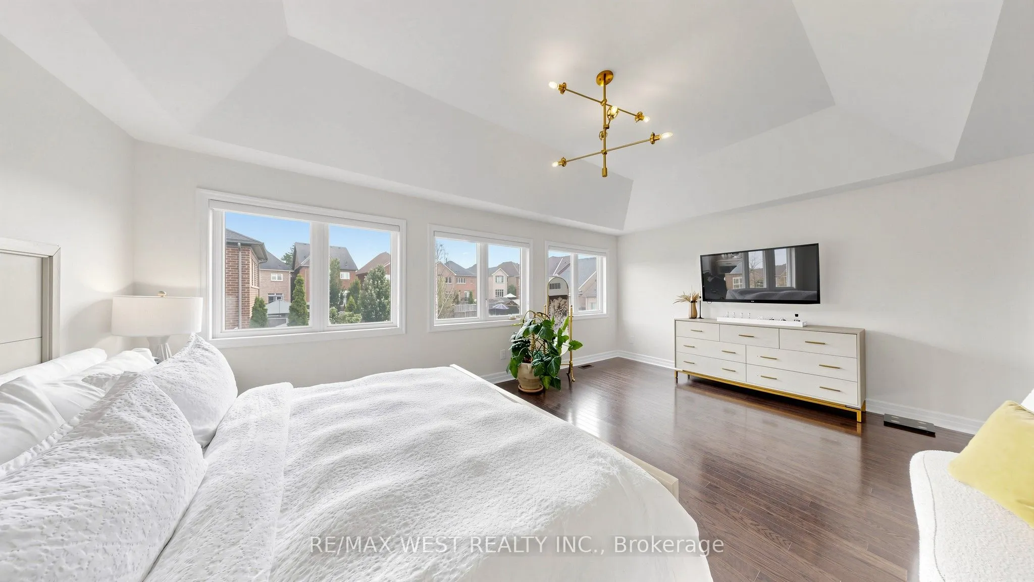 57 Alex Campbell Crescent
