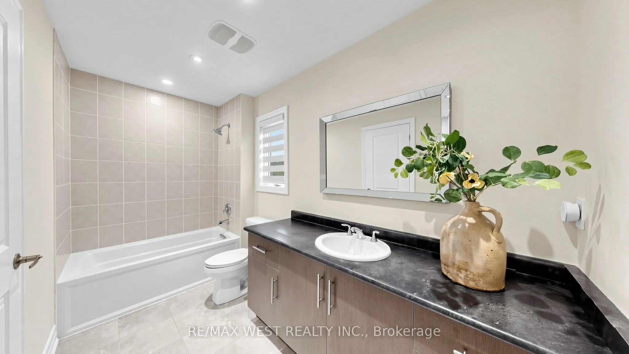 57 Alex Campbell Crescent