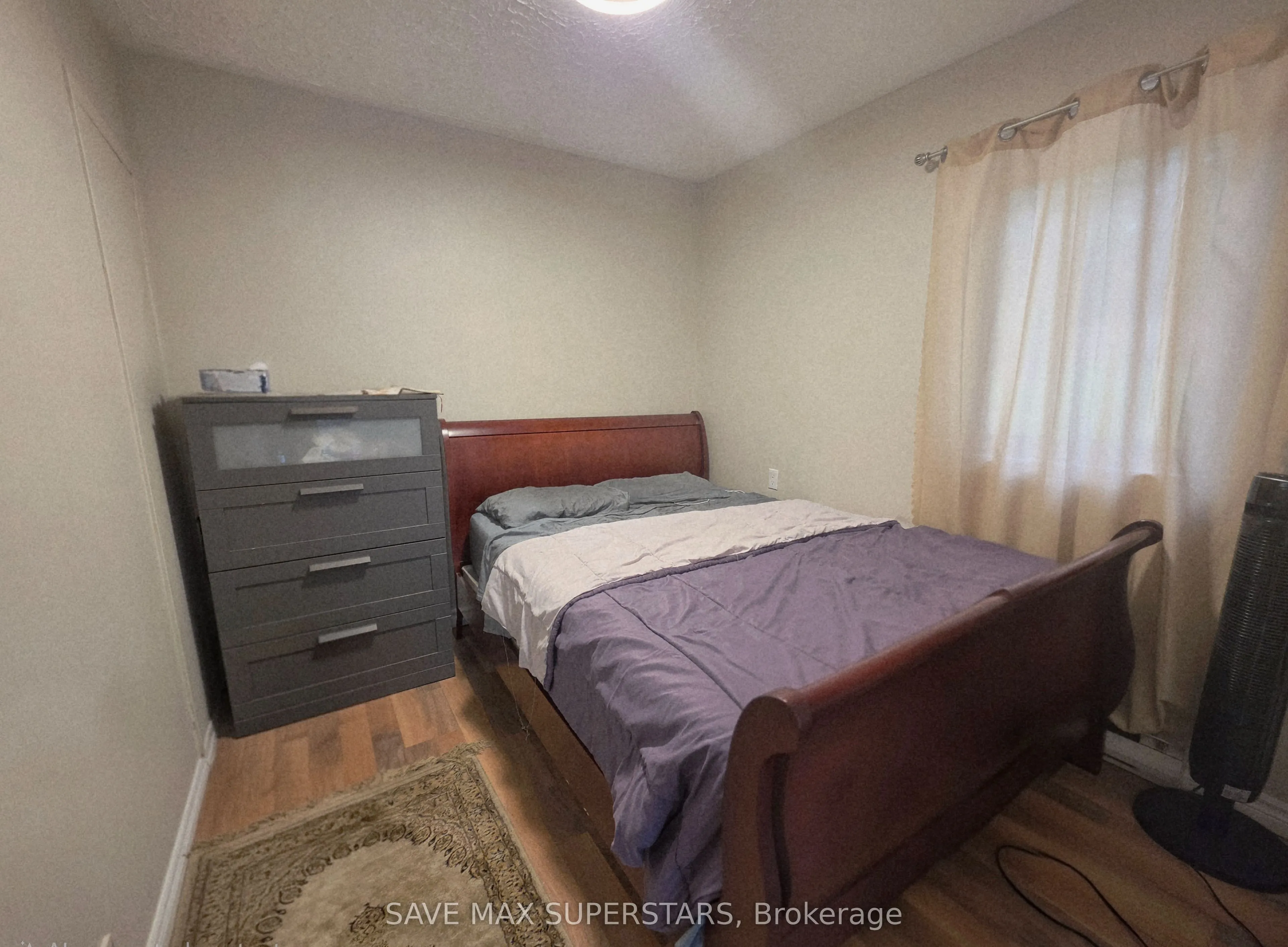 93 John Street E
