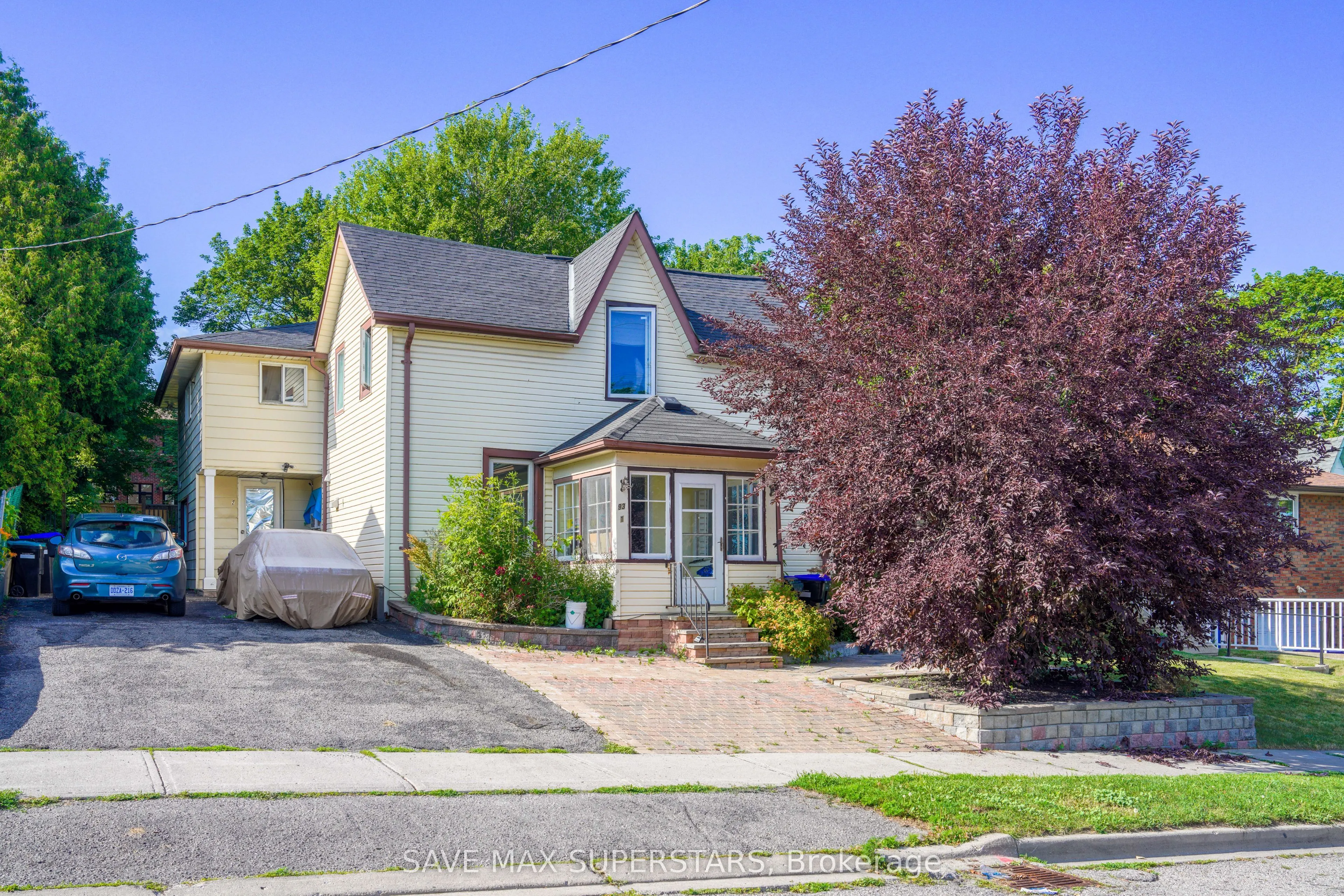 93 John Street E