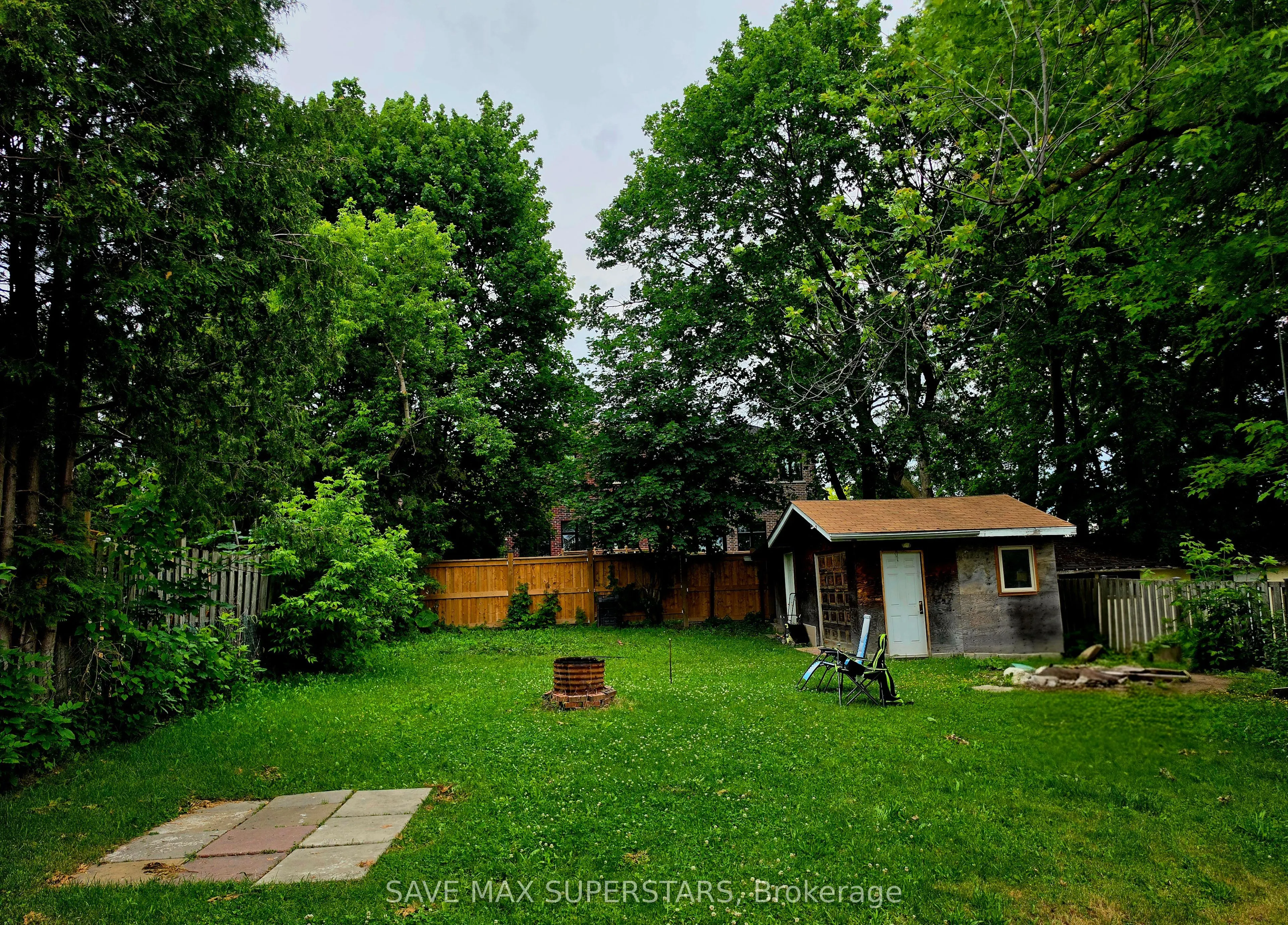 93 John Street E