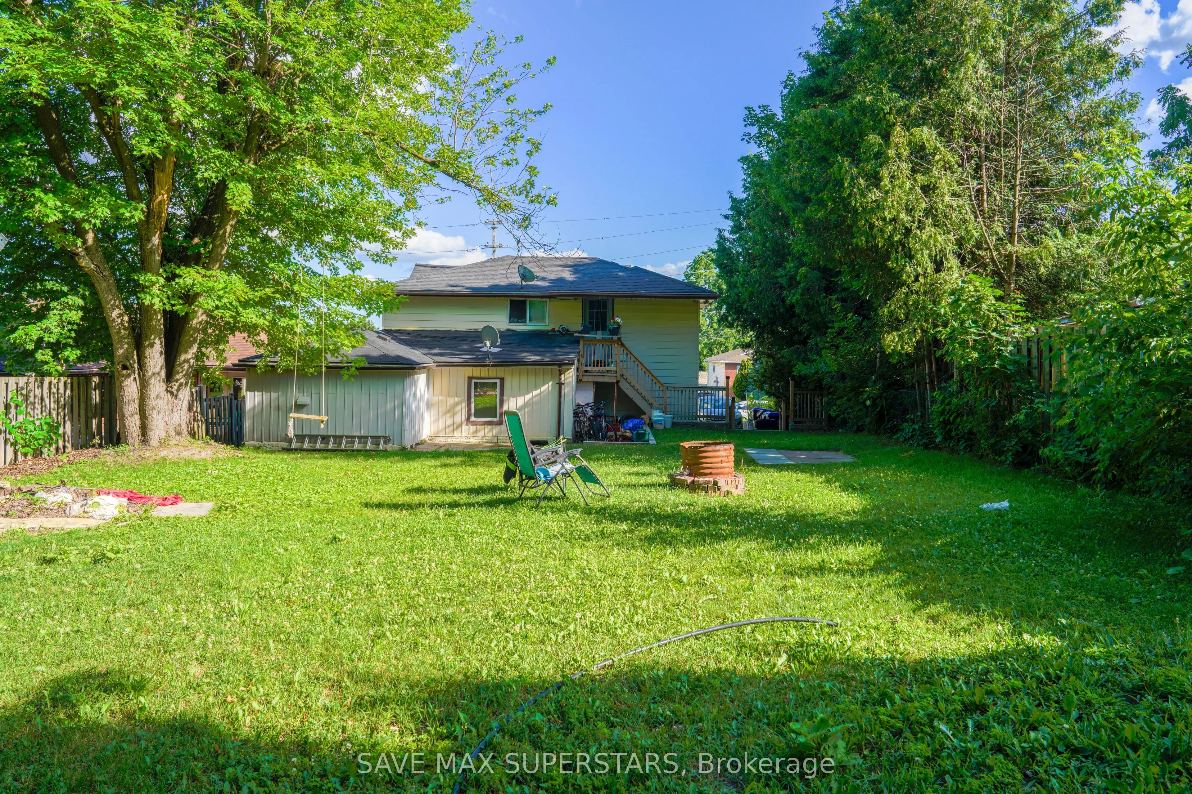 93 John Street E