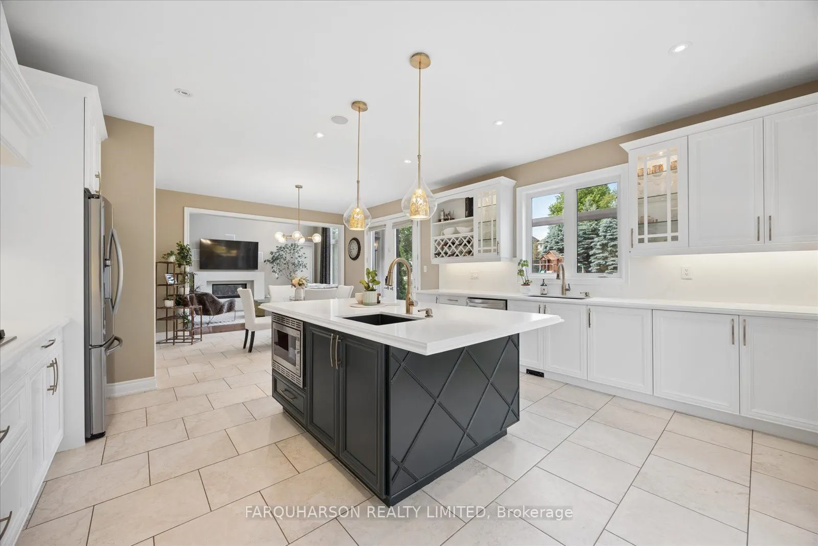 41 Country Club Crescent