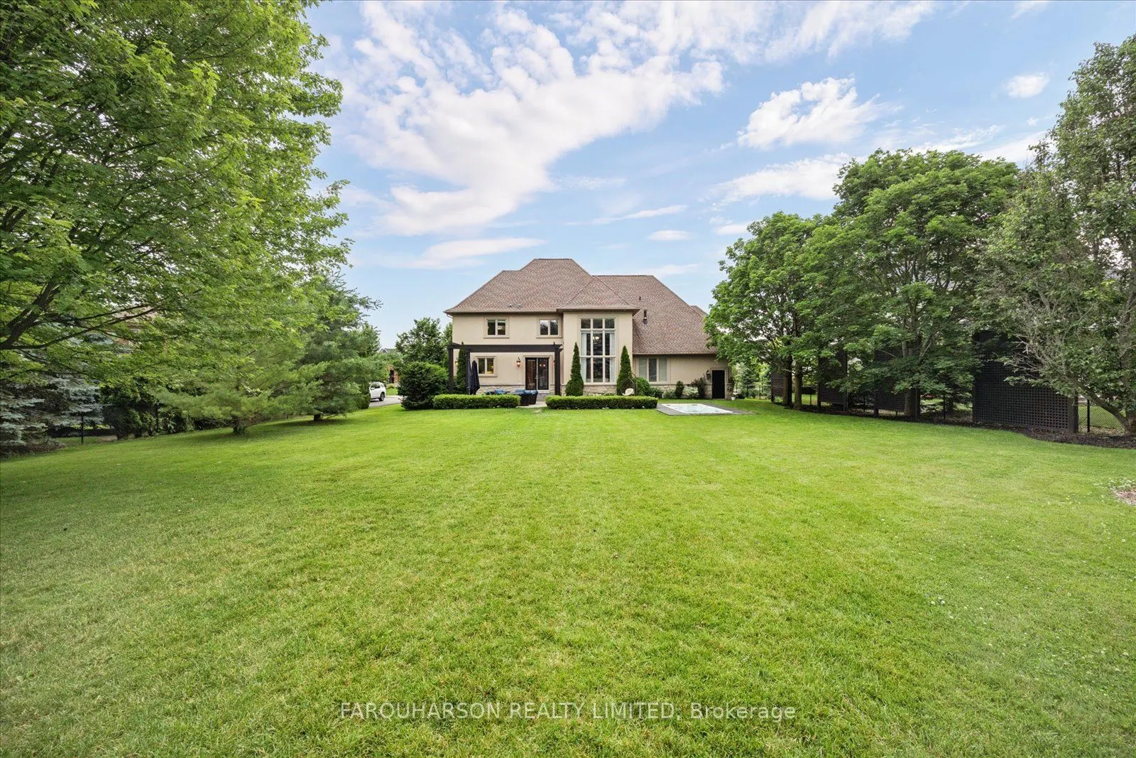 41 Country Club Crescent