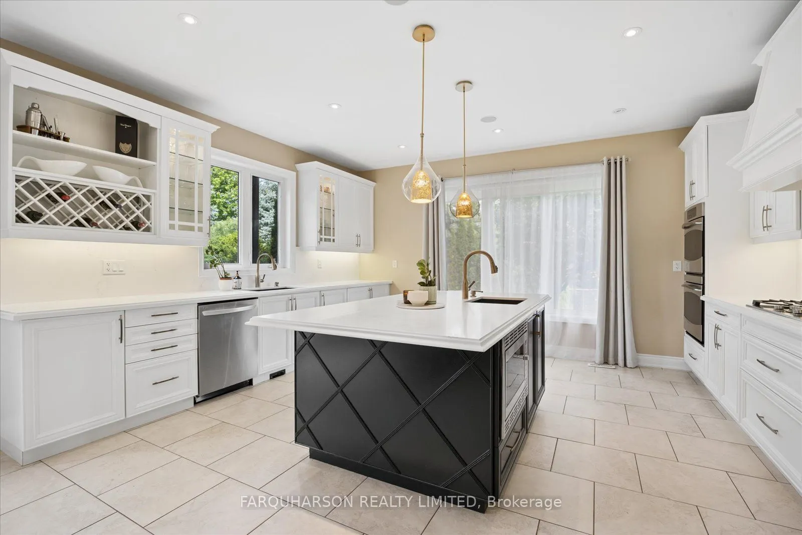 41 Country Club Crescent