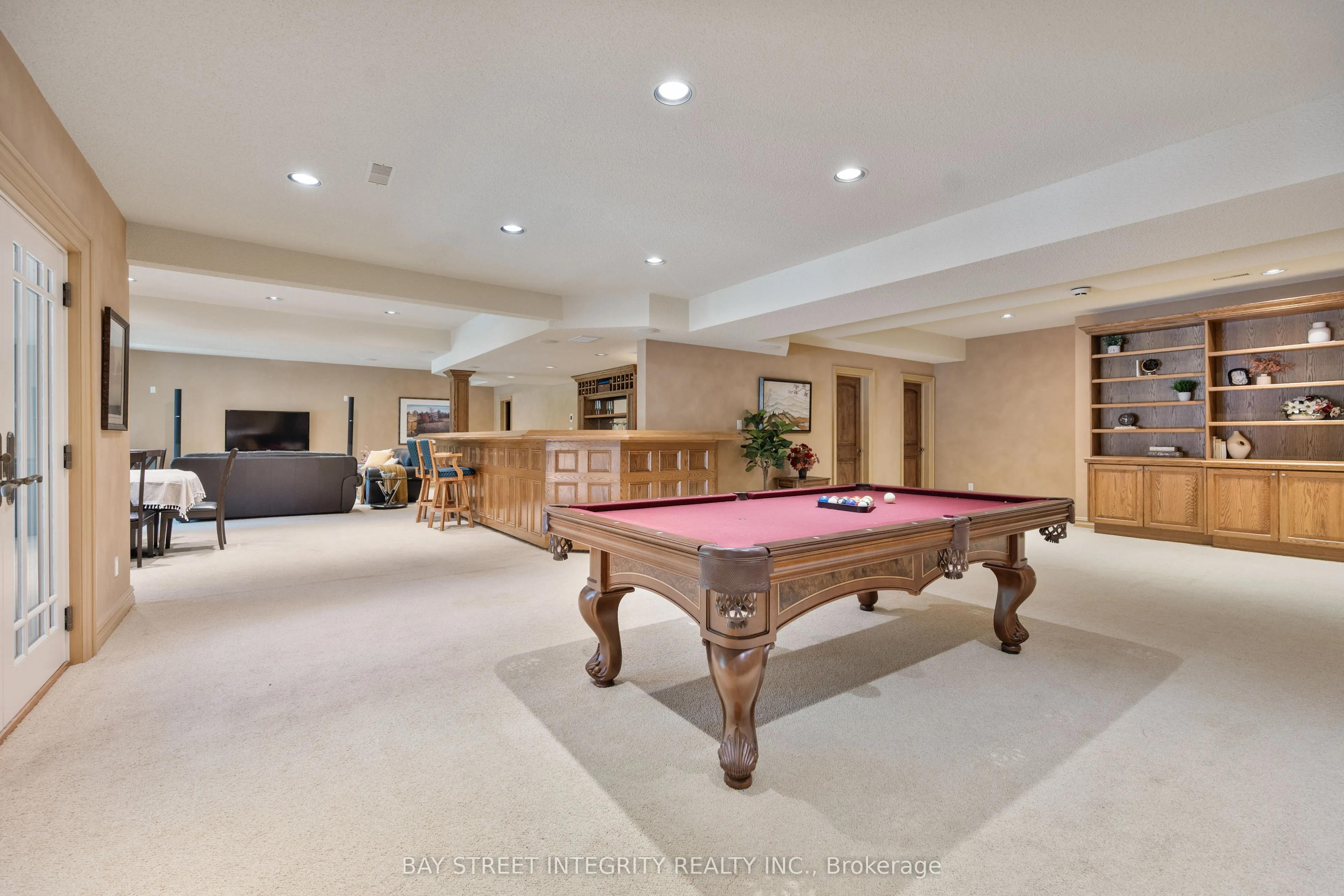 12 Alm Court