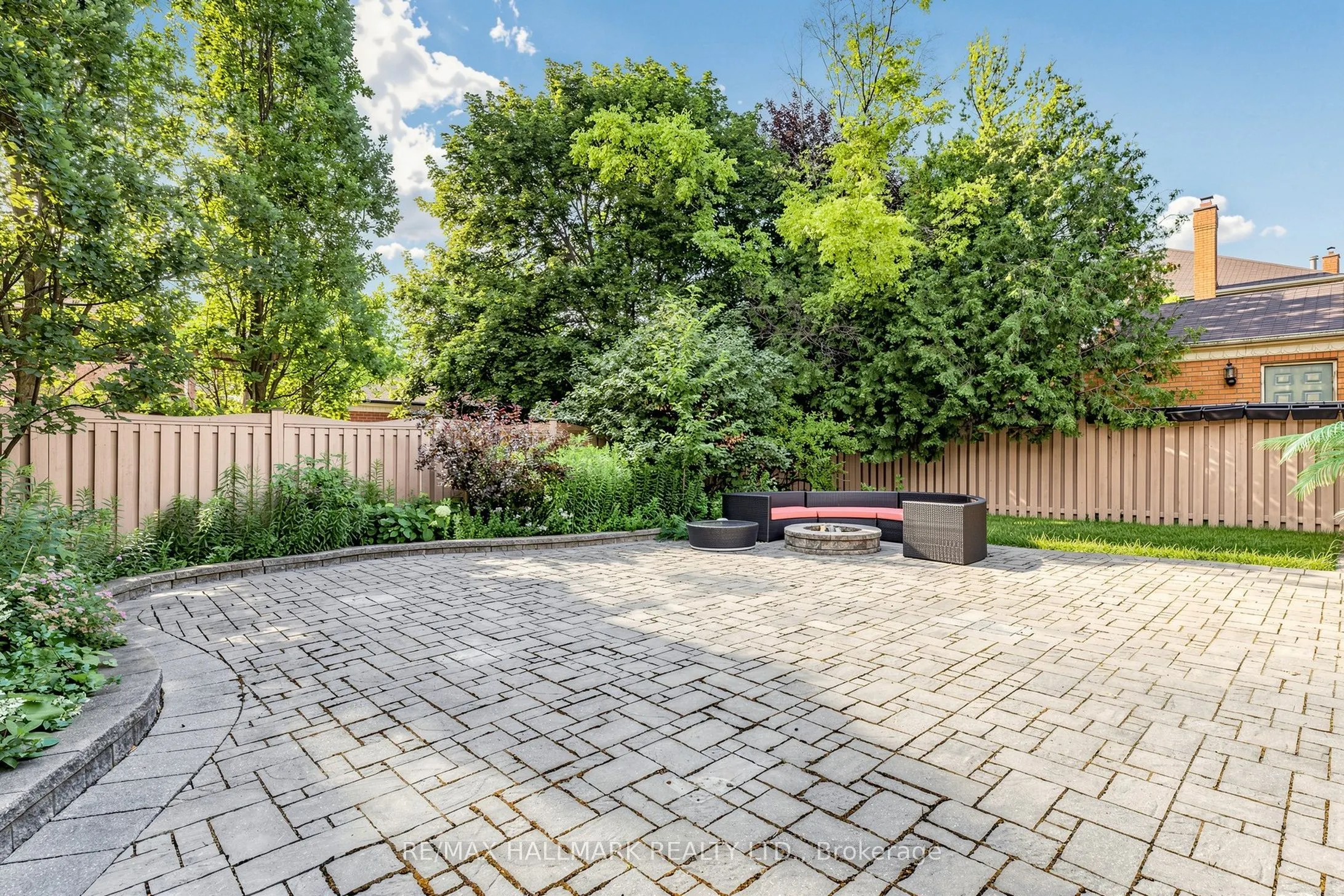 63 Willett Crescent
