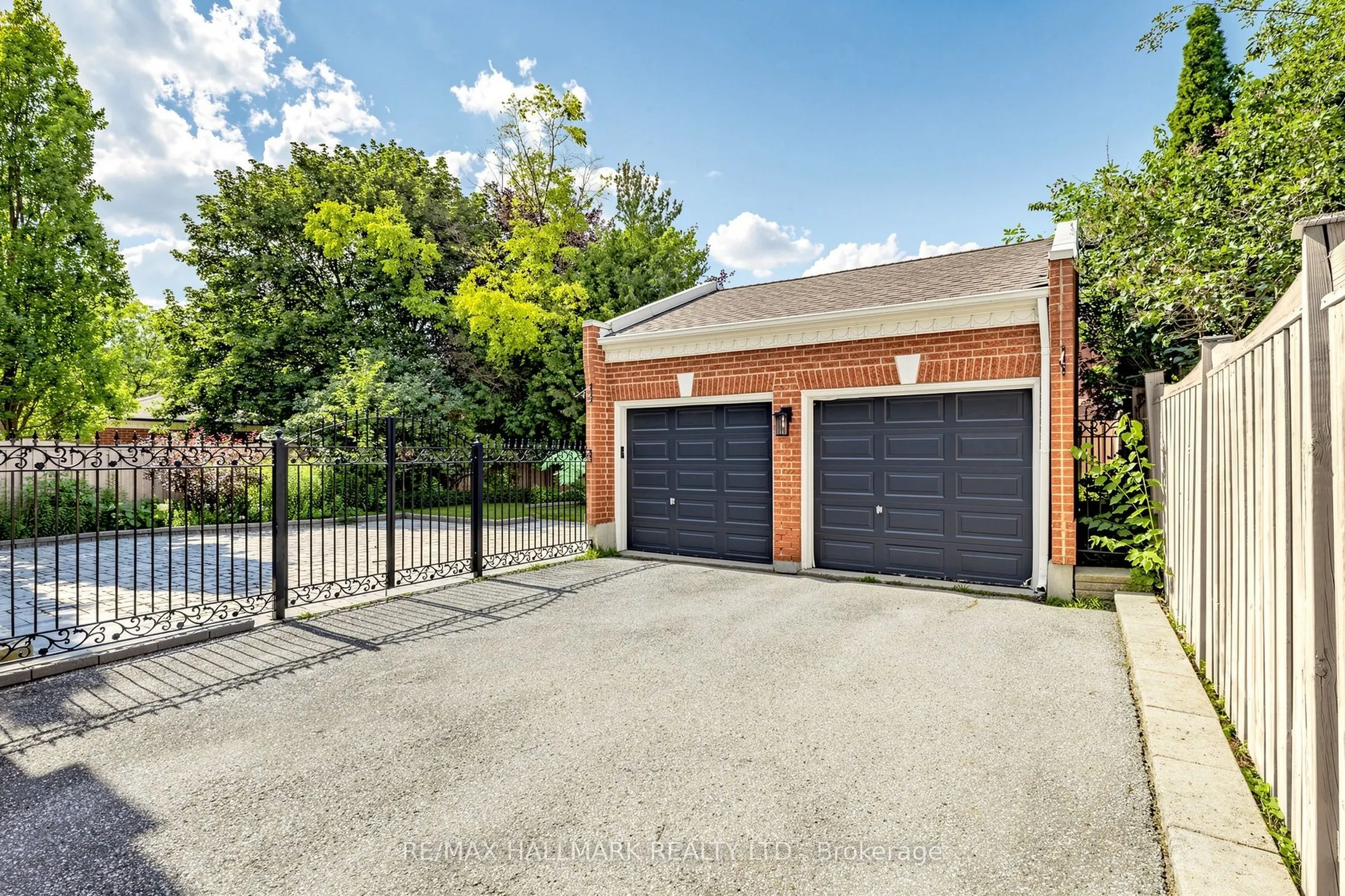 63 Willett Crescent