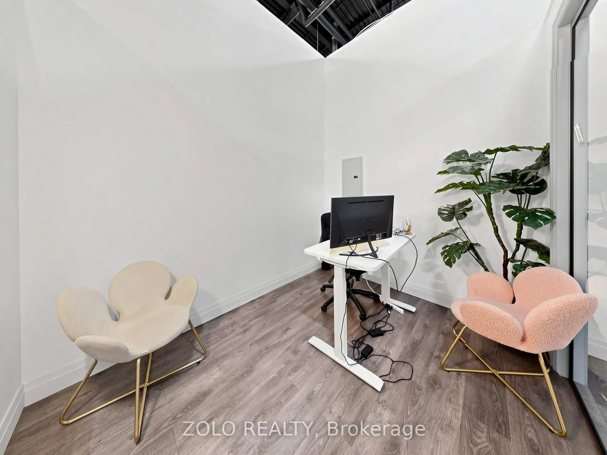 7250 Keele Street #D (350)