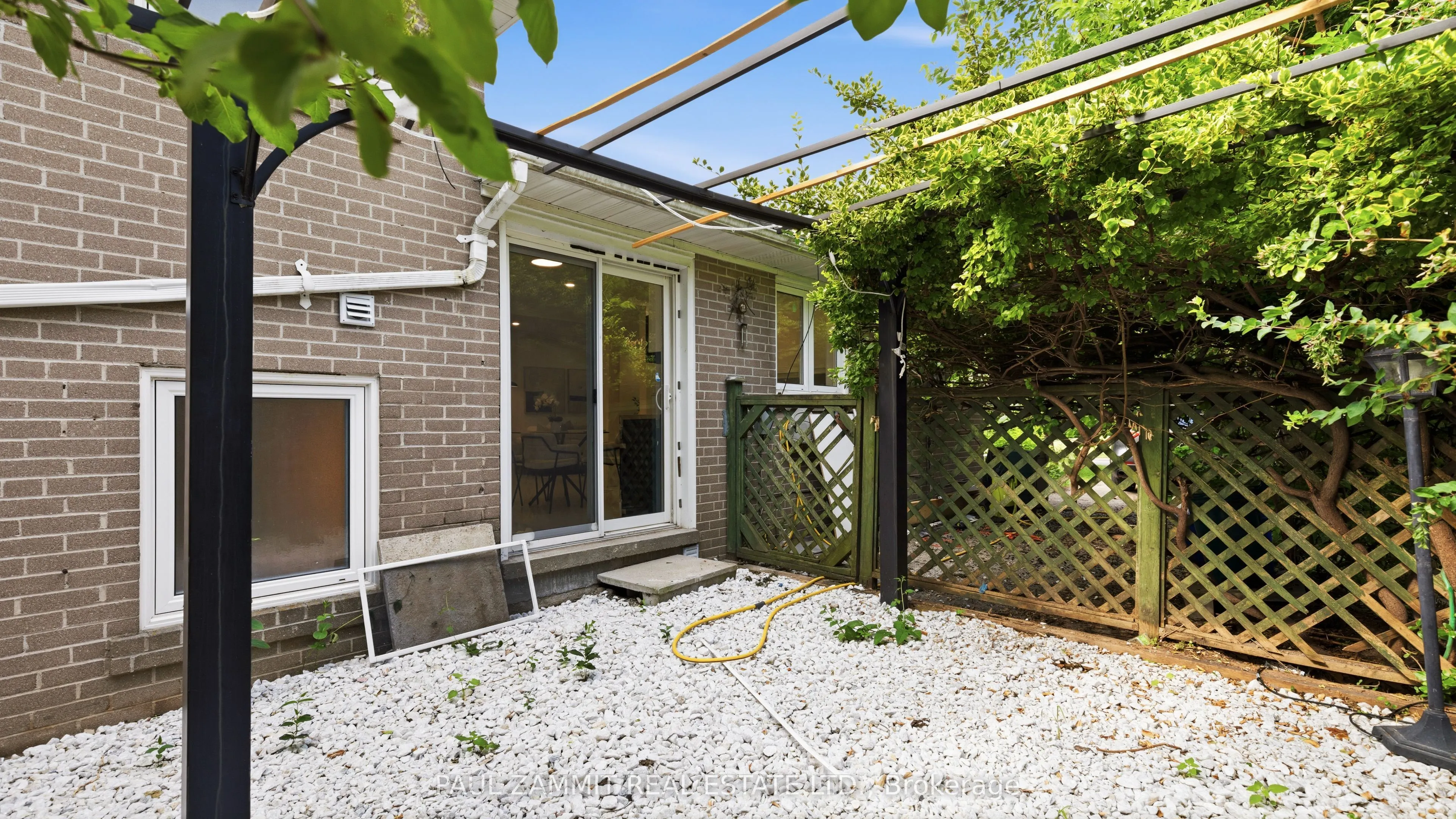 6 King Richard Court