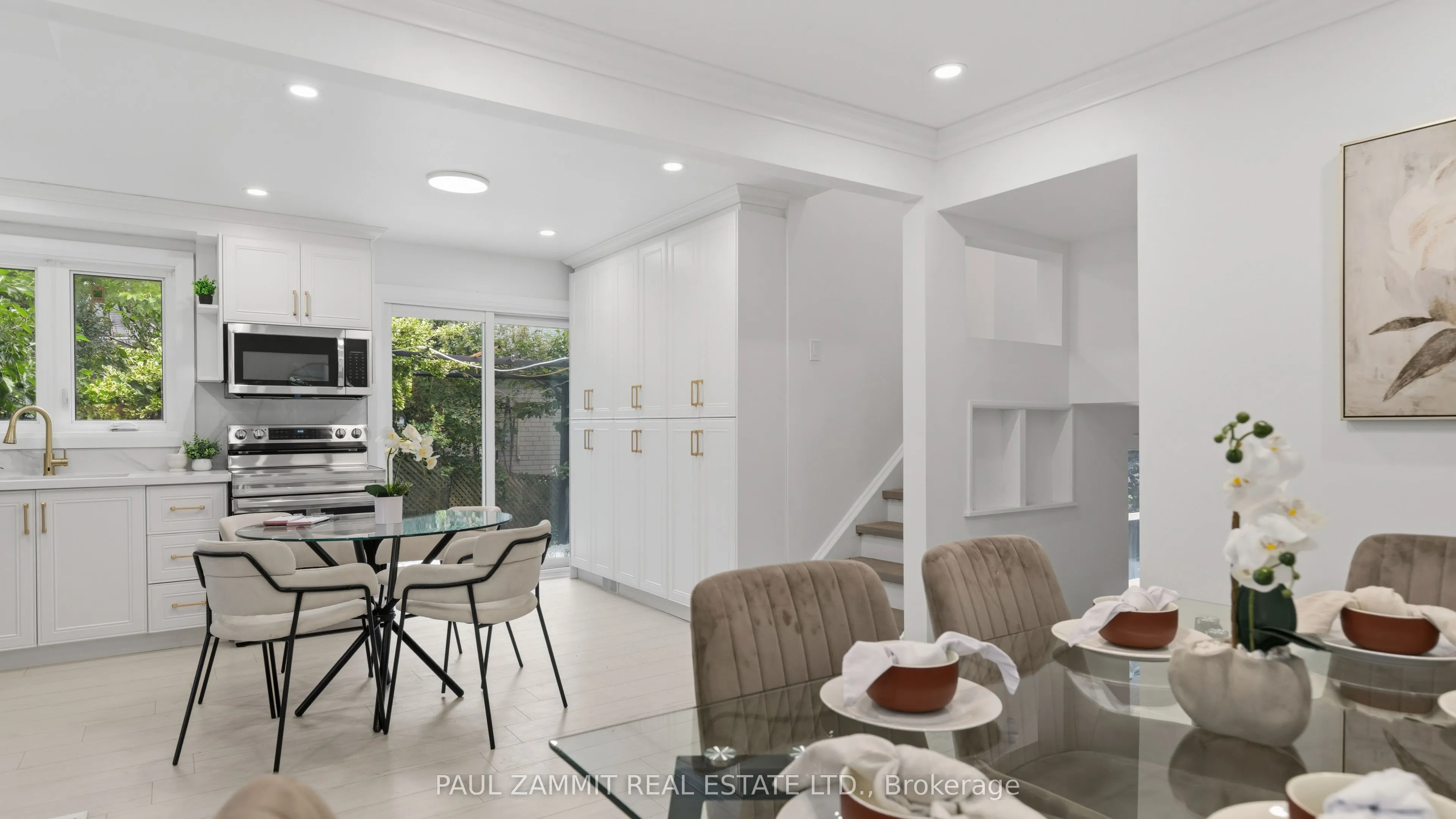 6 King Richard Court