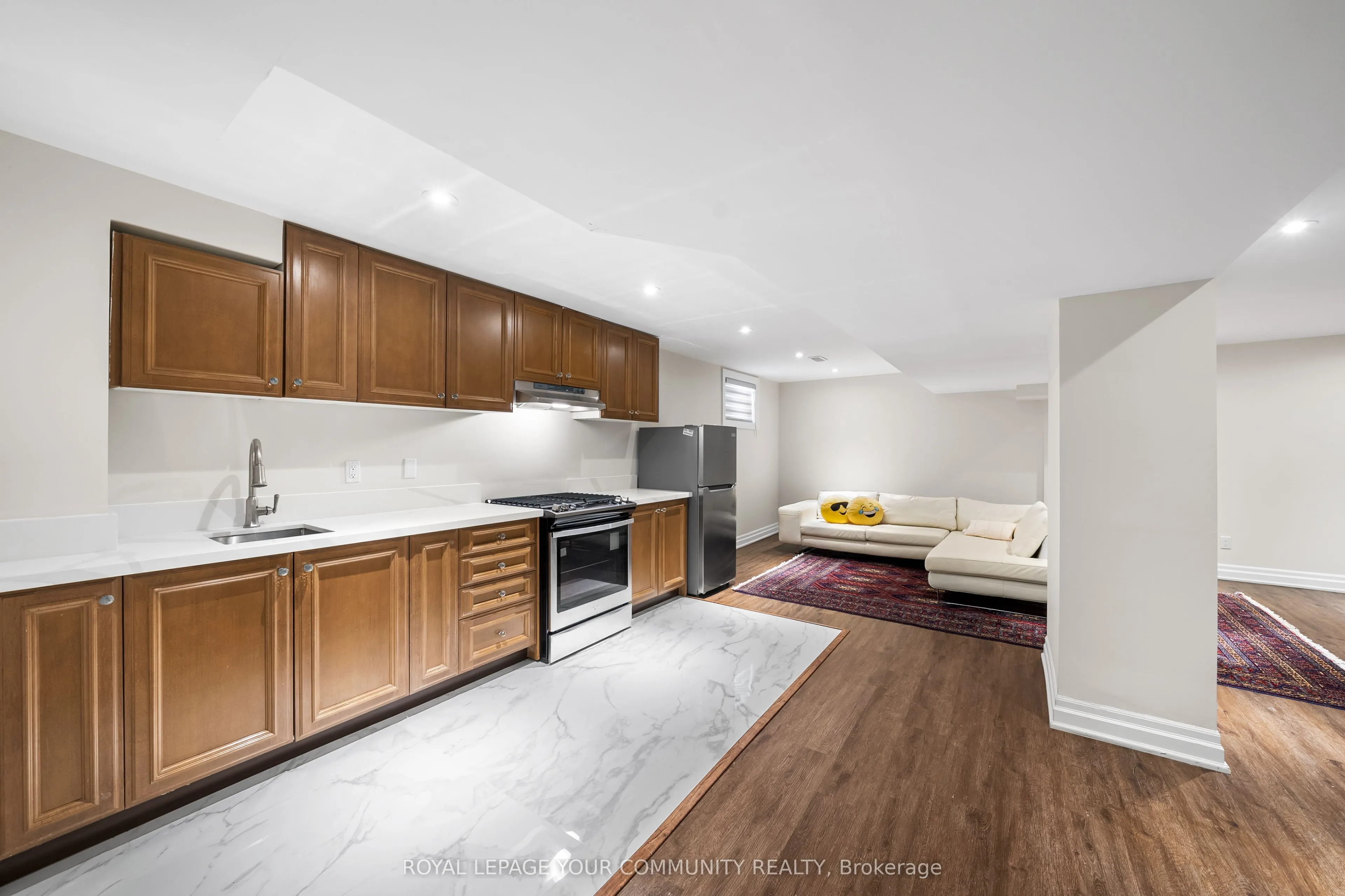 42 Oatlands Crescent