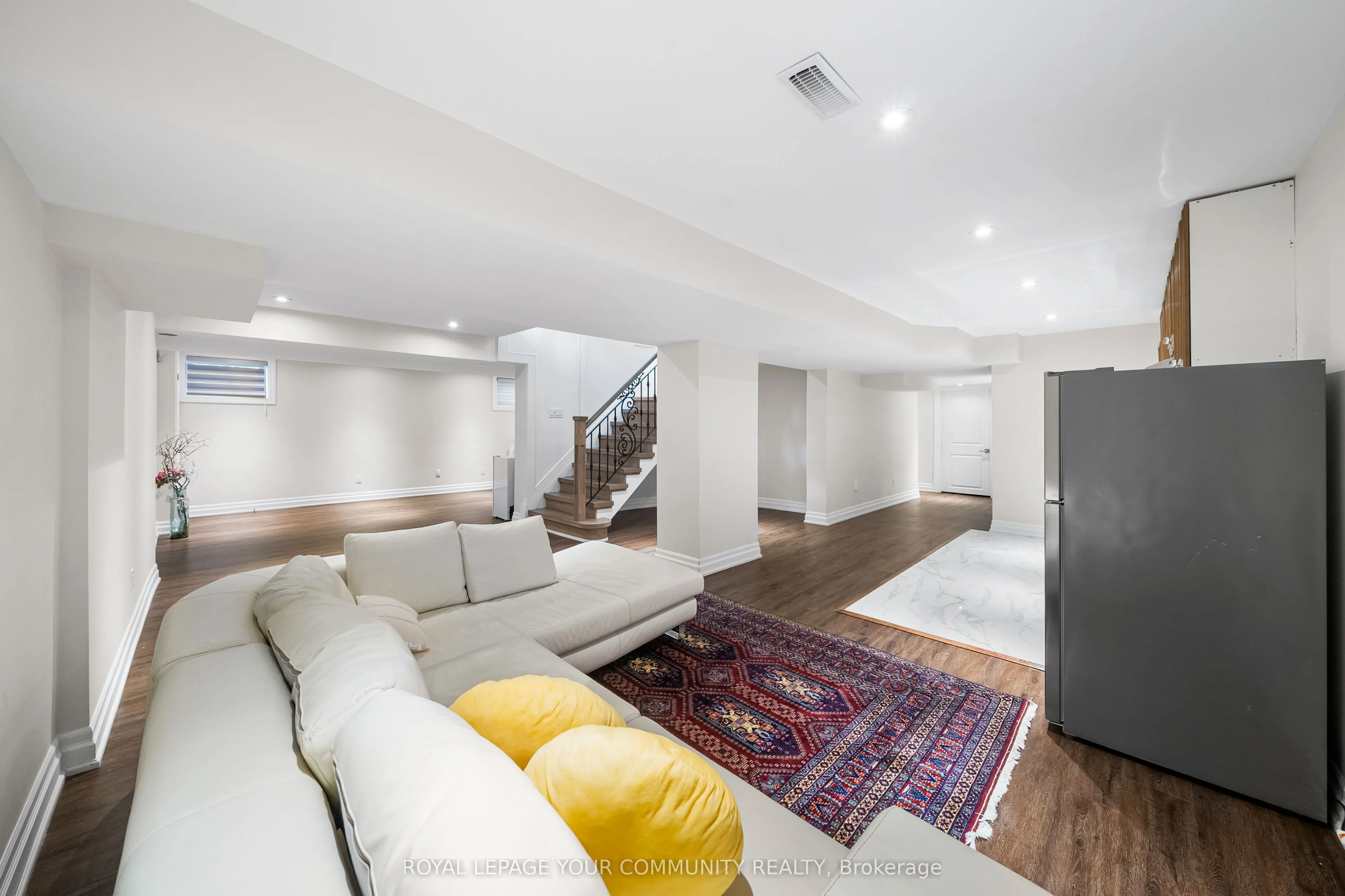 42 Oatlands Crescent