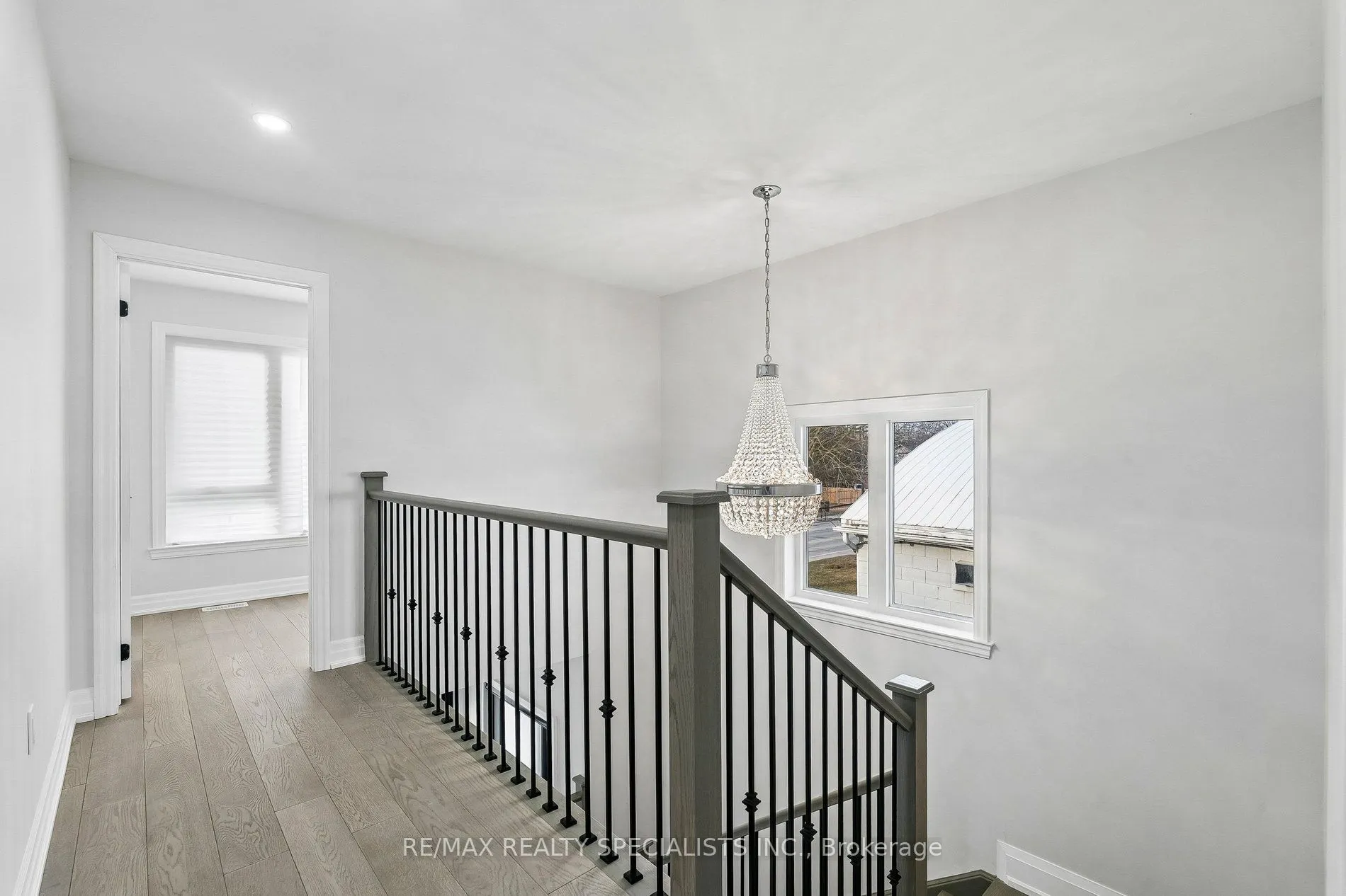44 Albert Street W