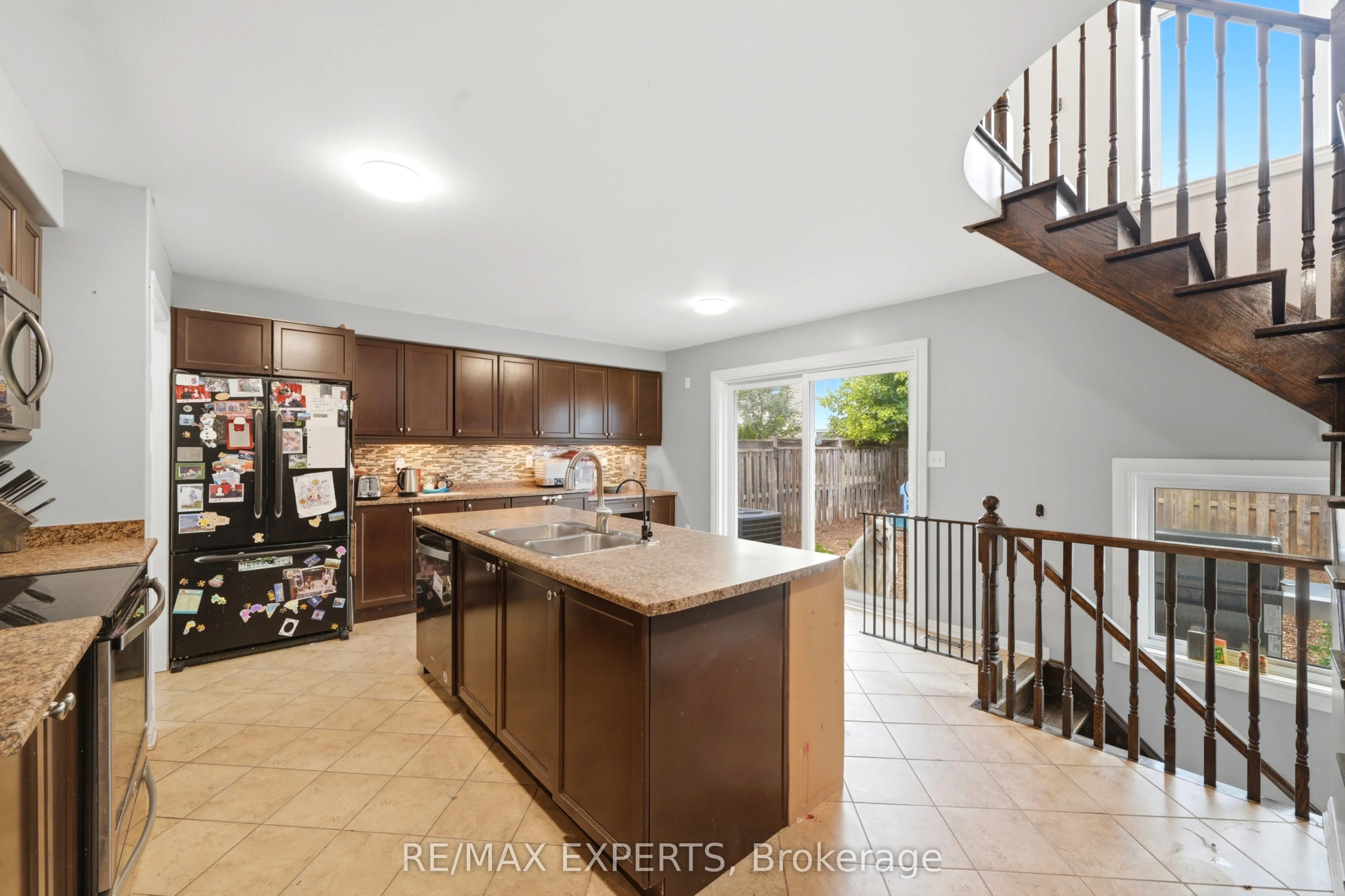 27 Kidd Crescent