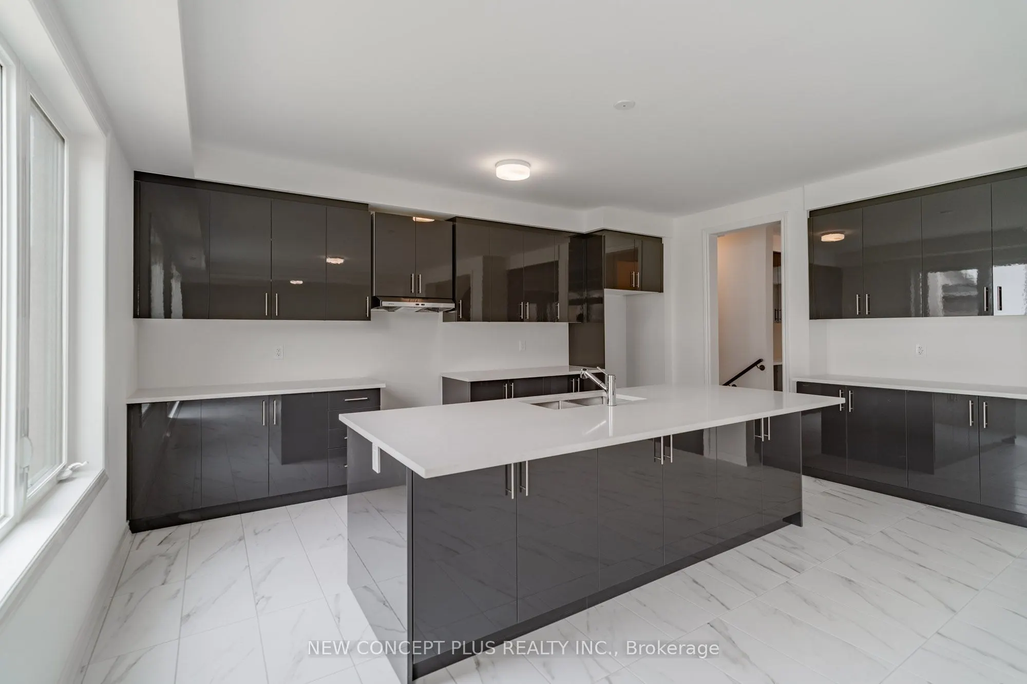 22 Twinleaf Crescent E